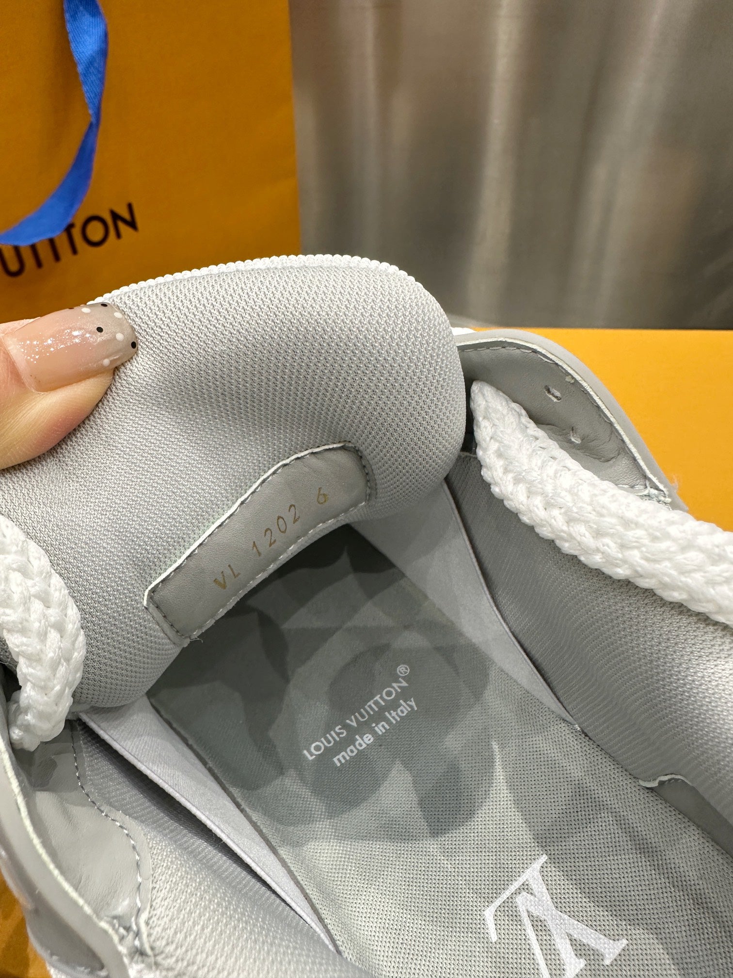 Louis Vuitton sneakers 162