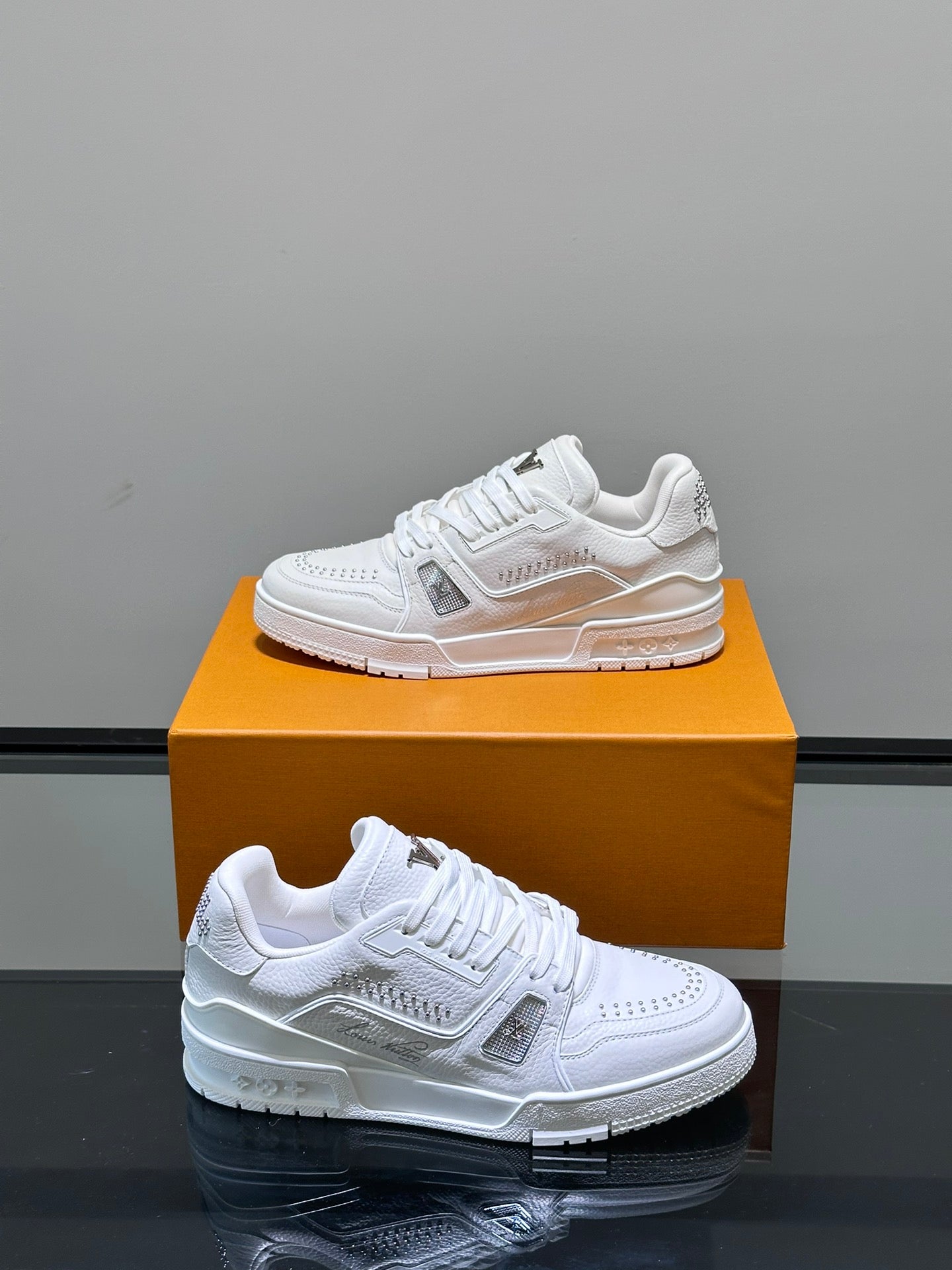 Louis Vuitton sneakers 163