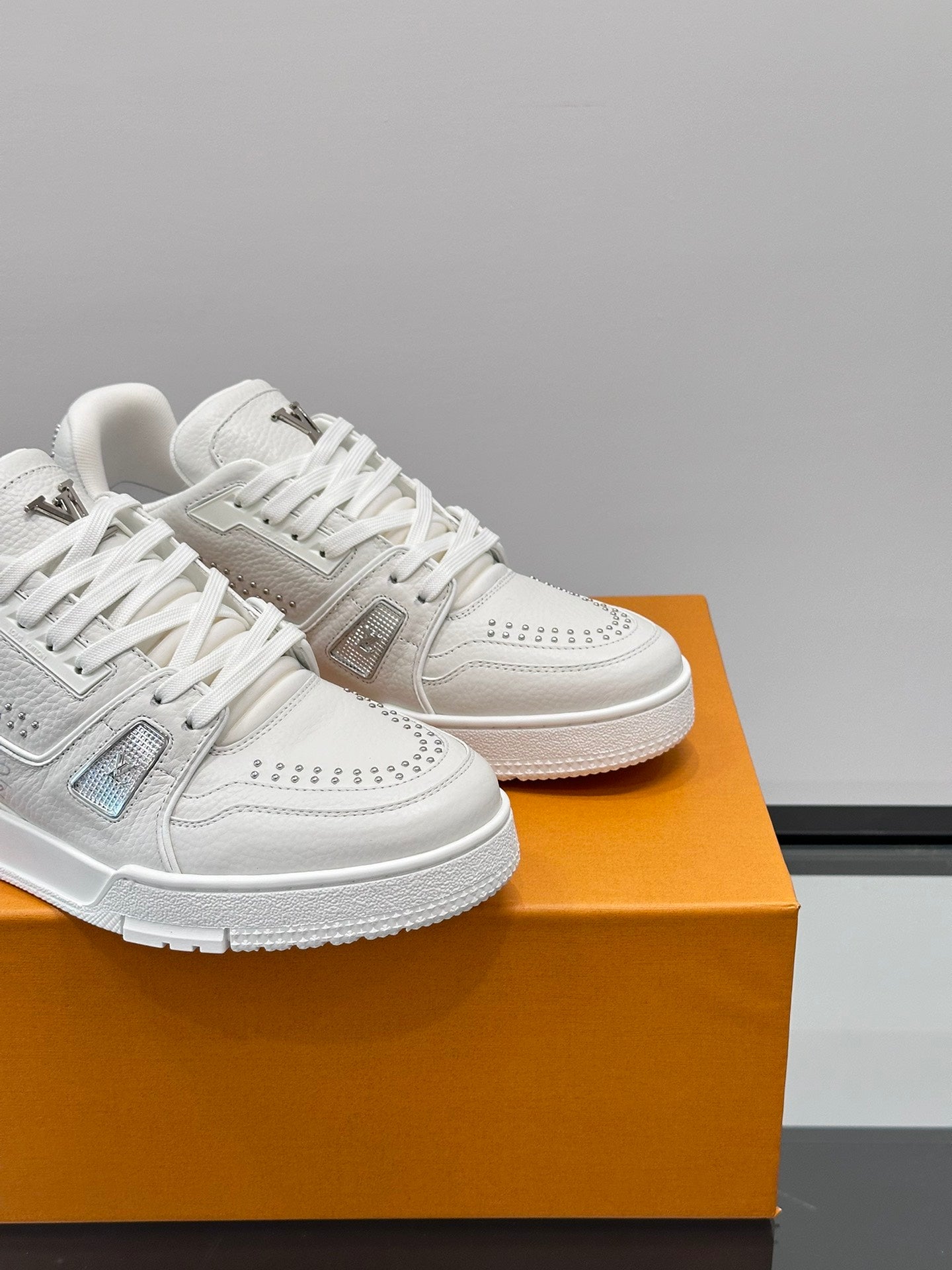 Louis Vuitton sneakers 163