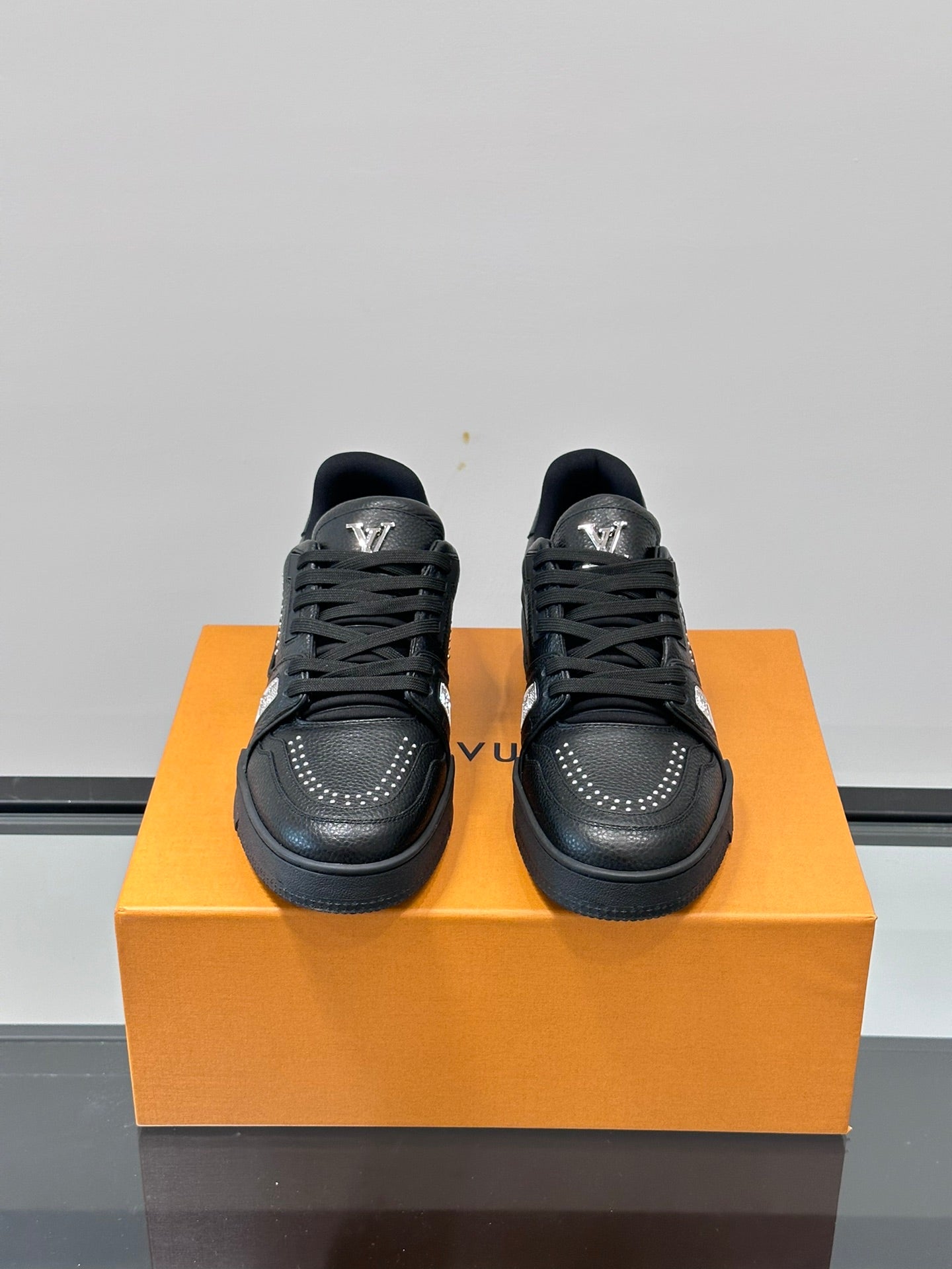 Louis Vuitton sneakers 164