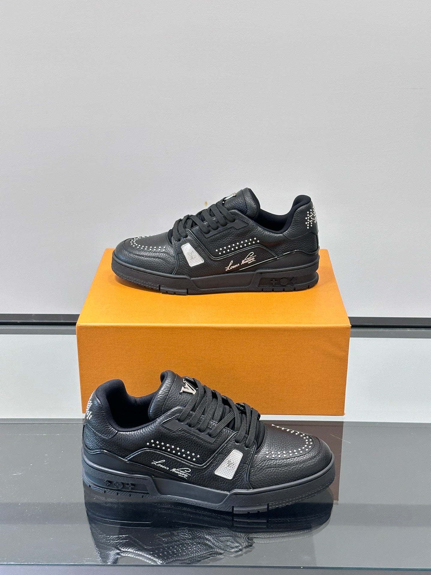 Louis Vuitton sneakers 164