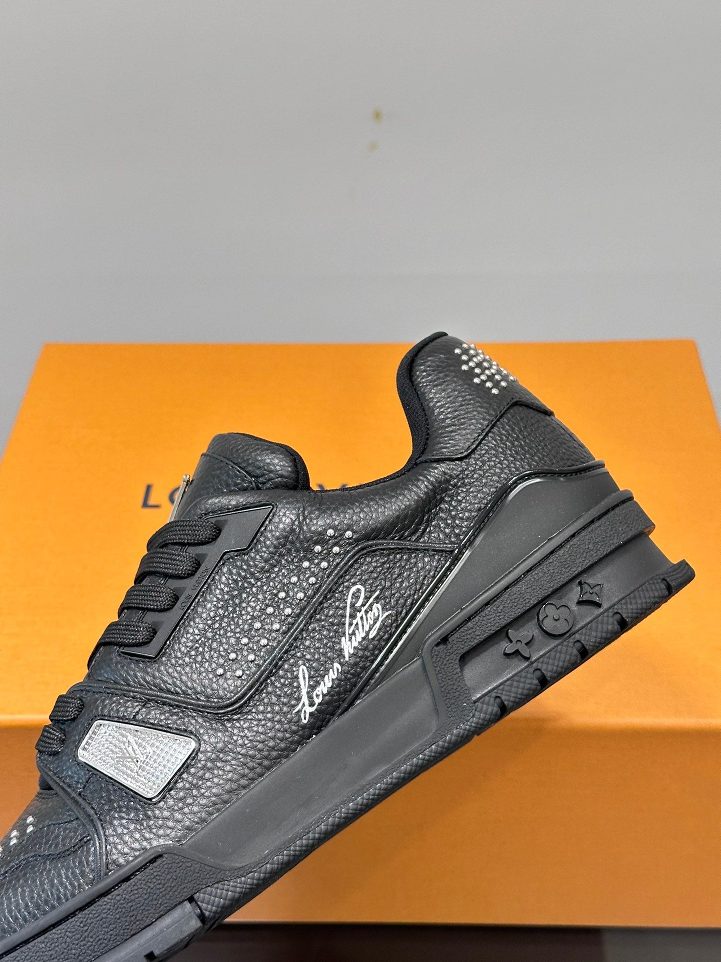 Louis Vuitton sneakers 164