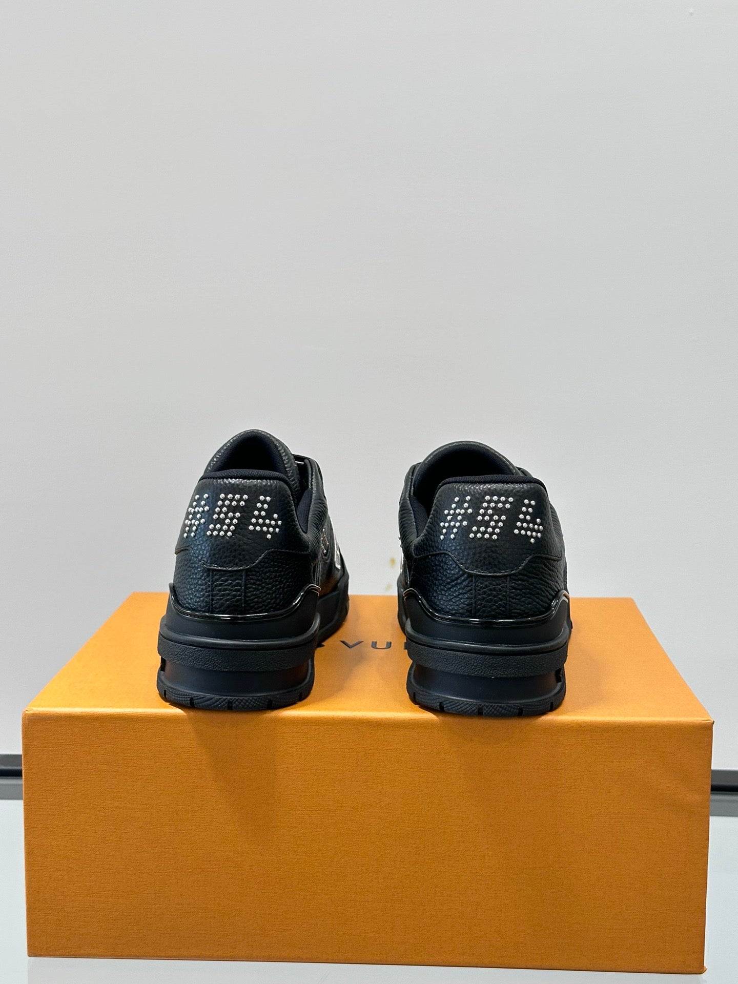 Louis Vuitton sneakers 164