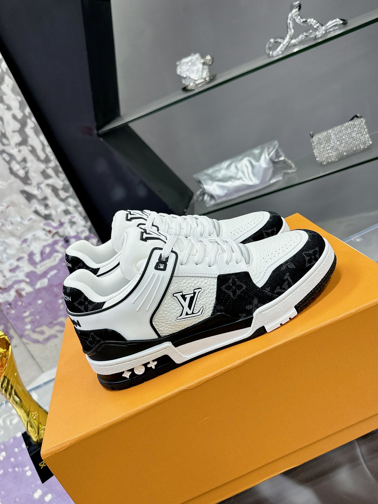 Louis Vuitton sneakers 165