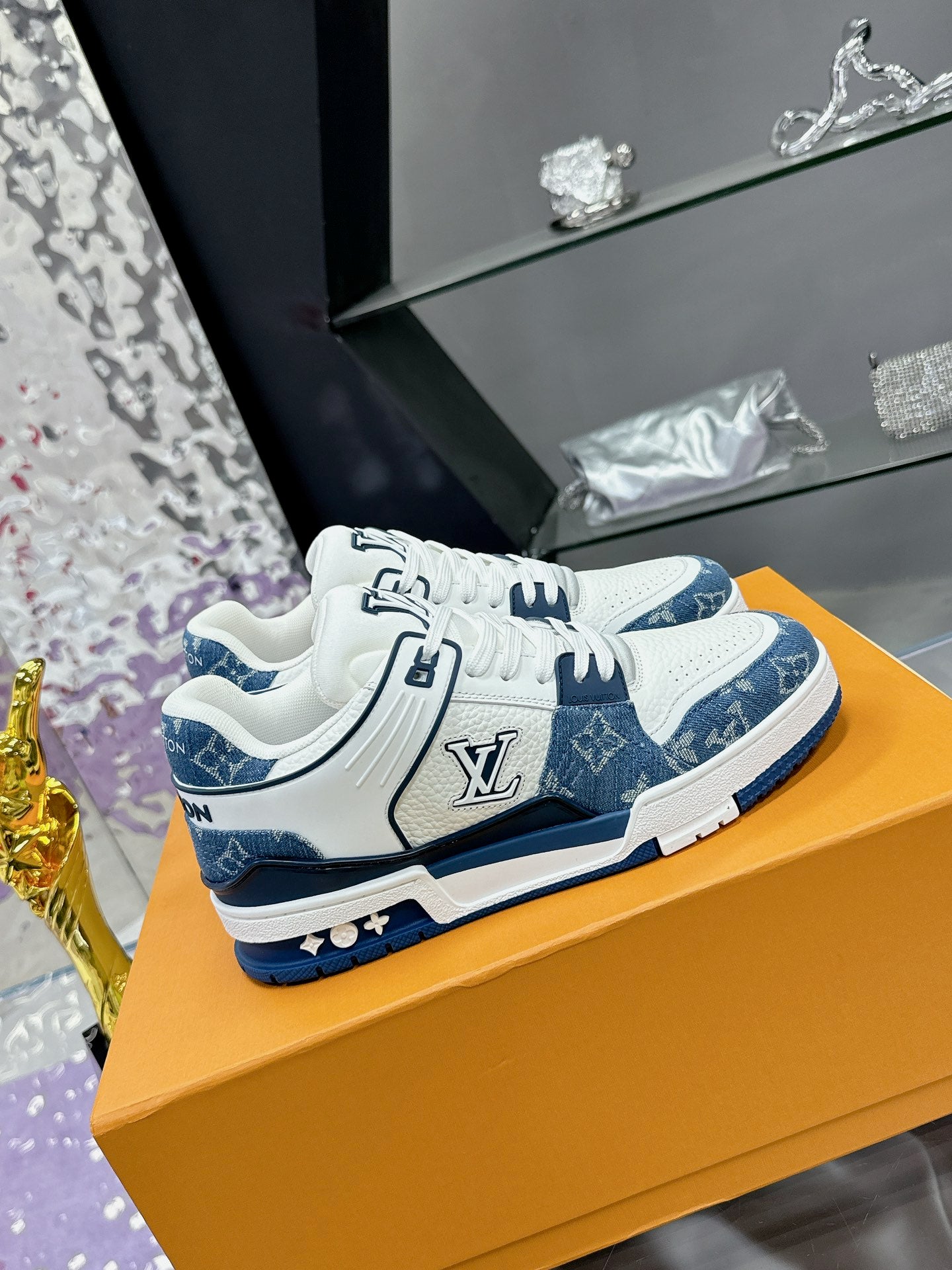 Louis Vuitton sneakers 166