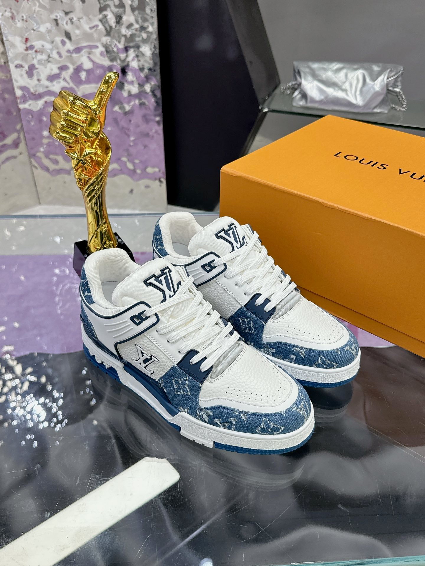Louis Vuitton sneakers 166