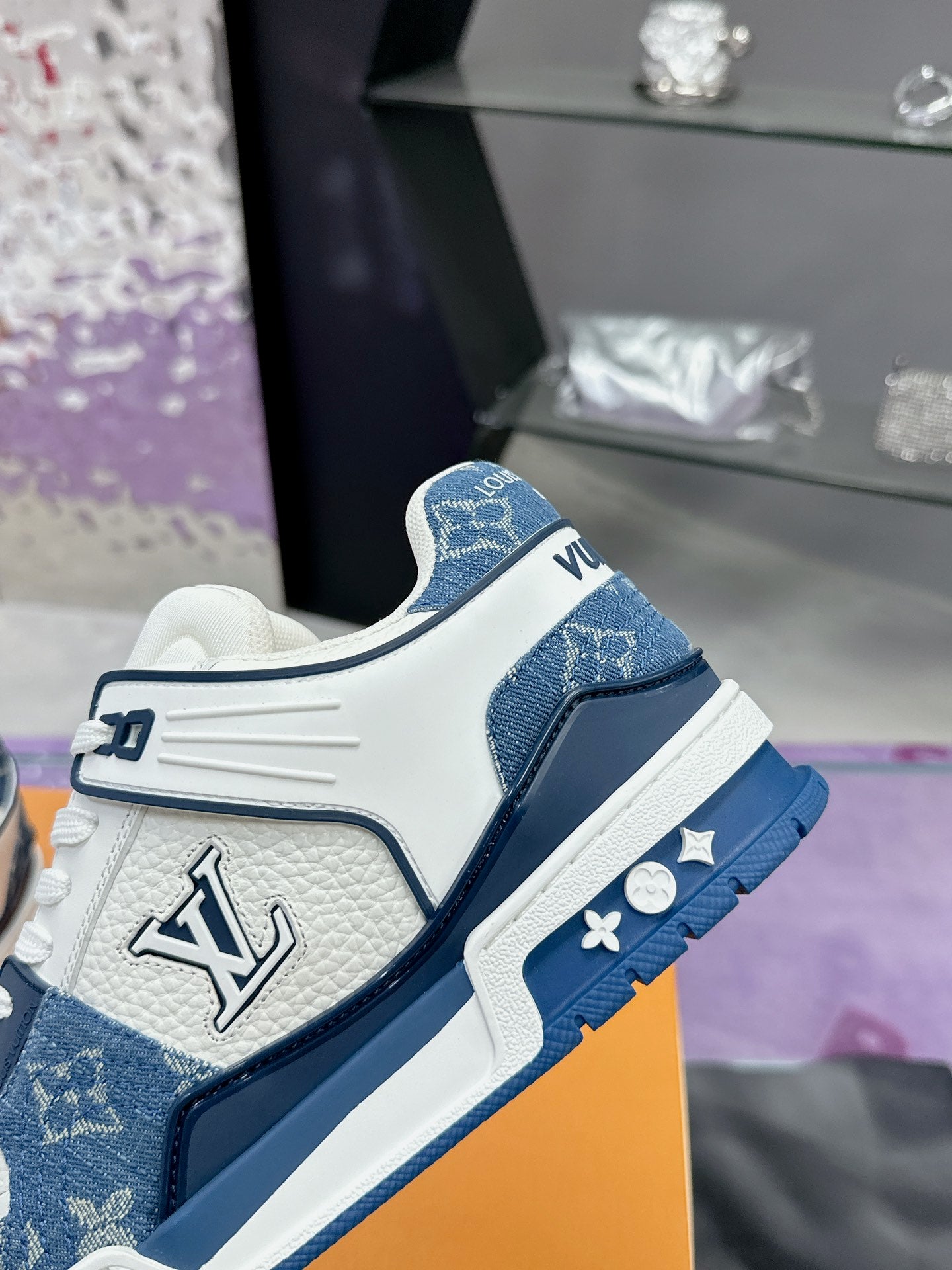Louis Vuitton sneakers 166