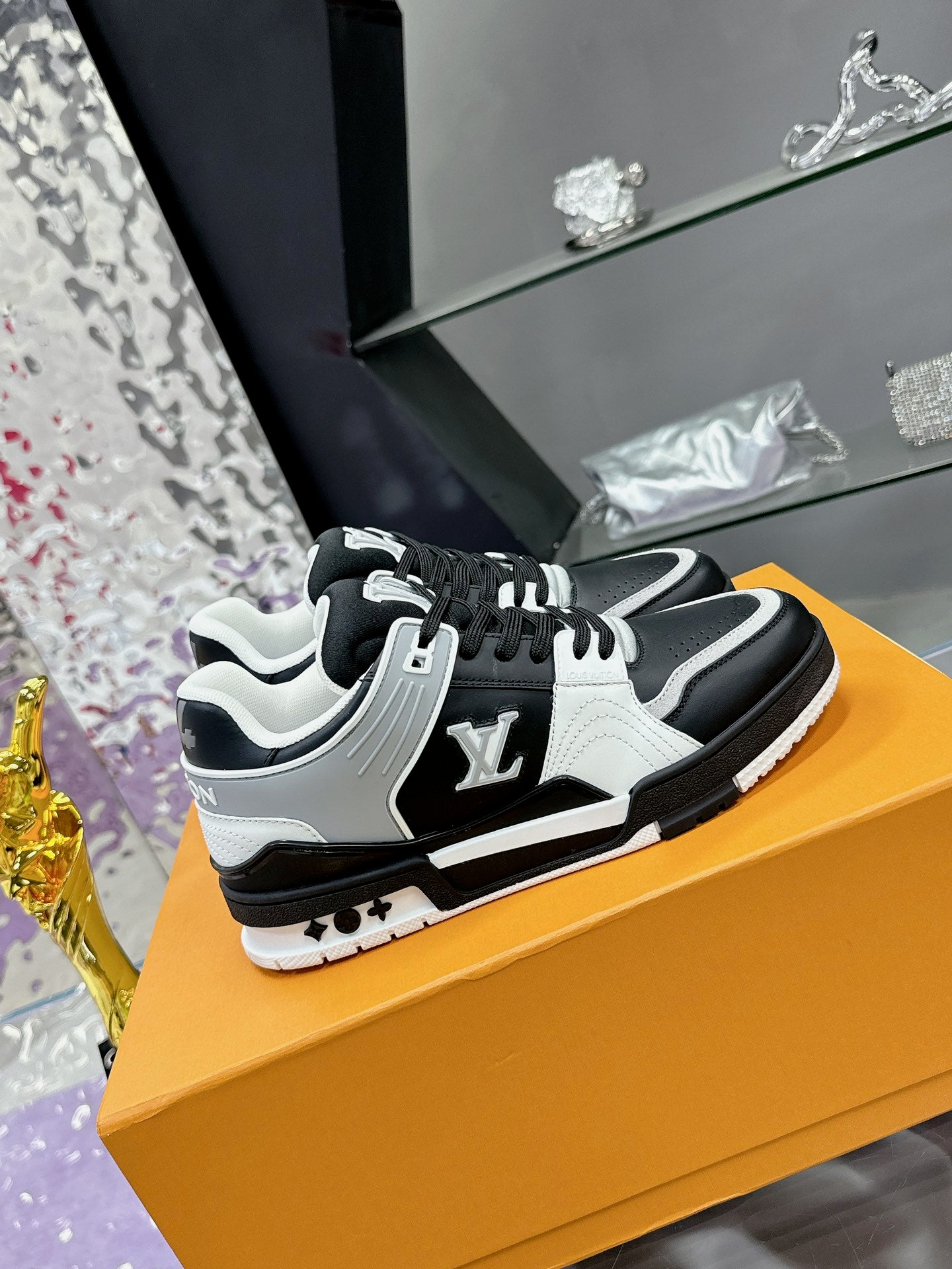 Louis Vuitton sneakers 167