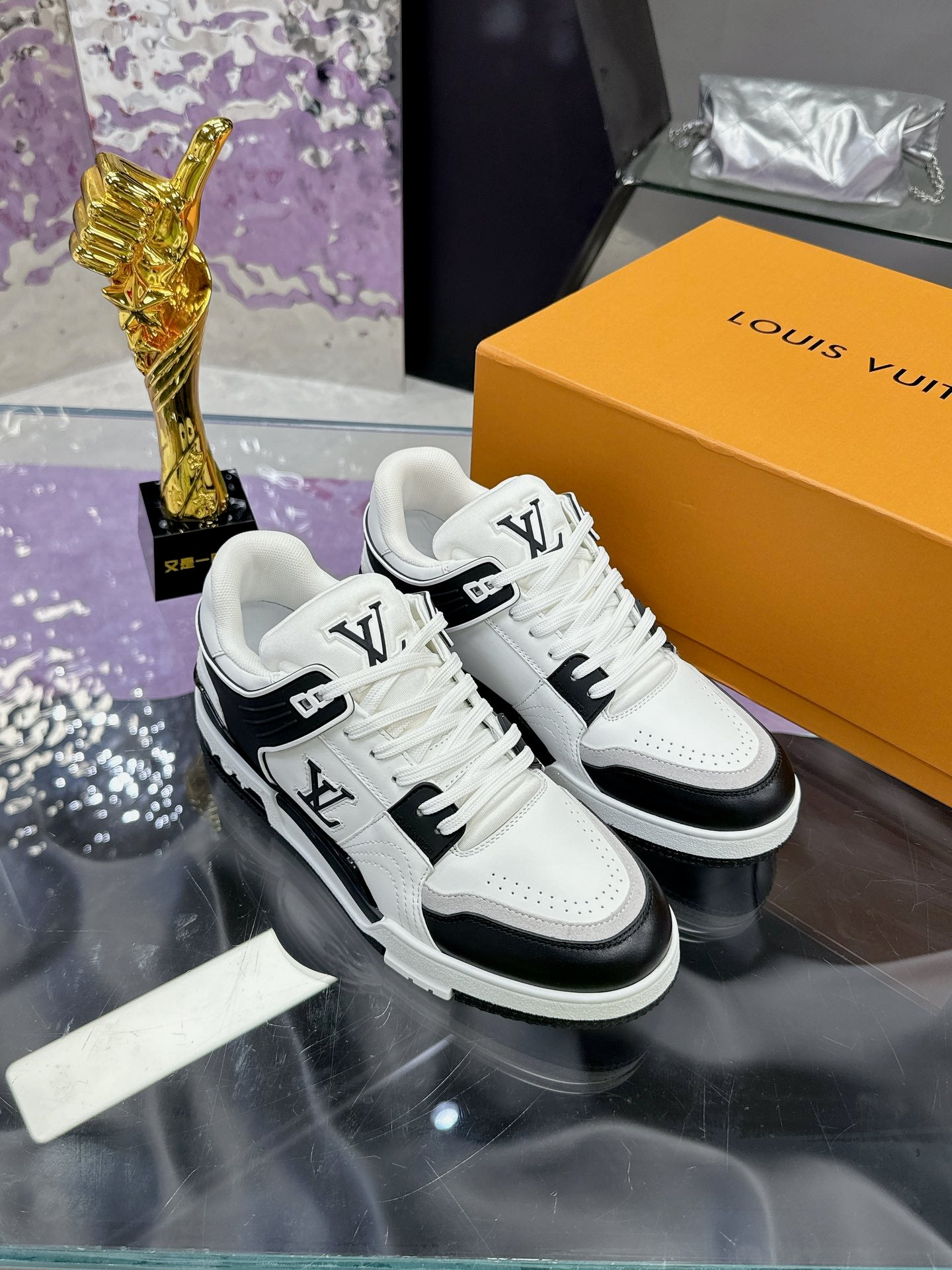 Louis Vuitton sneakers 168