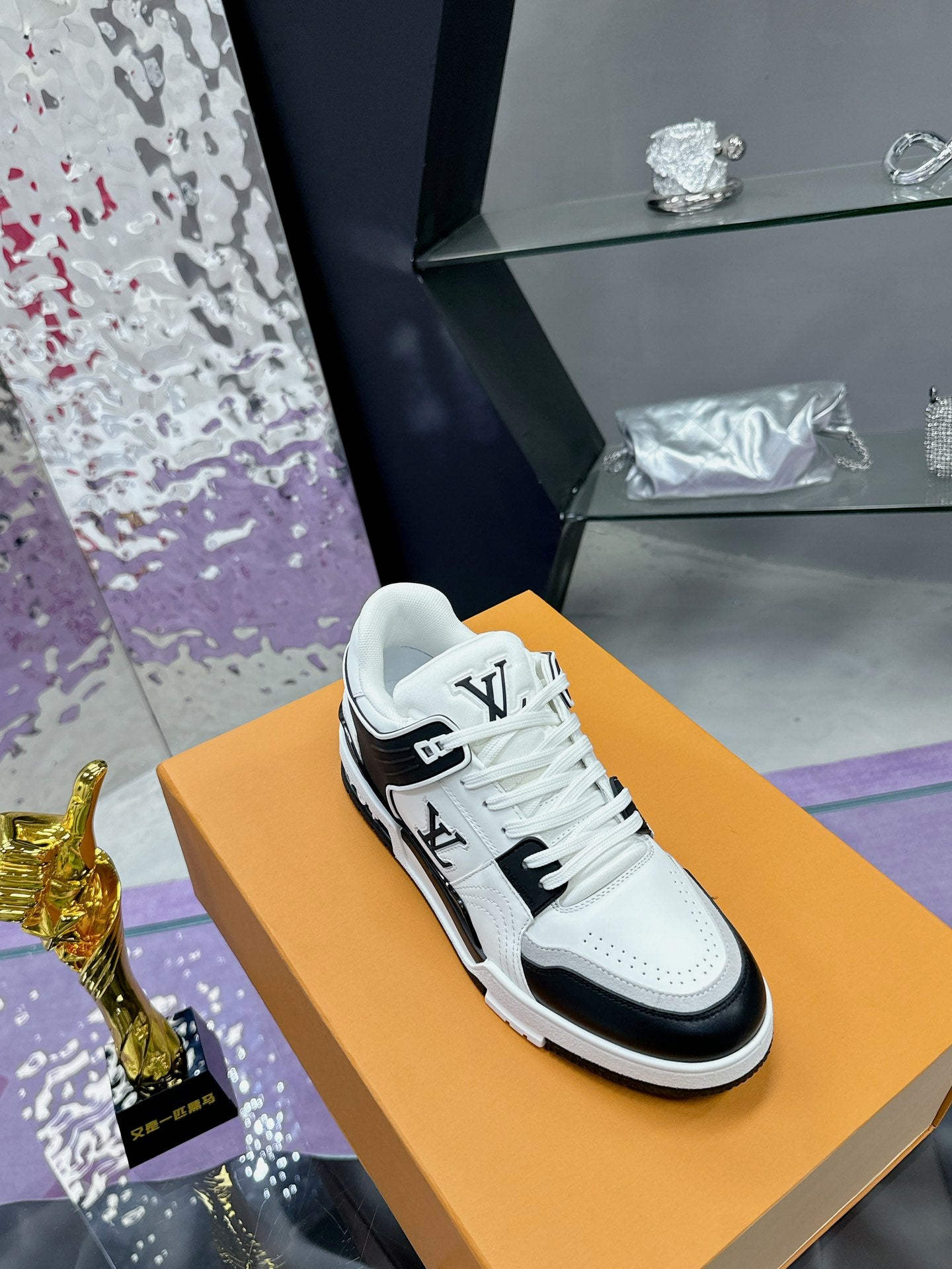 Louis Vuitton sneakers 168
