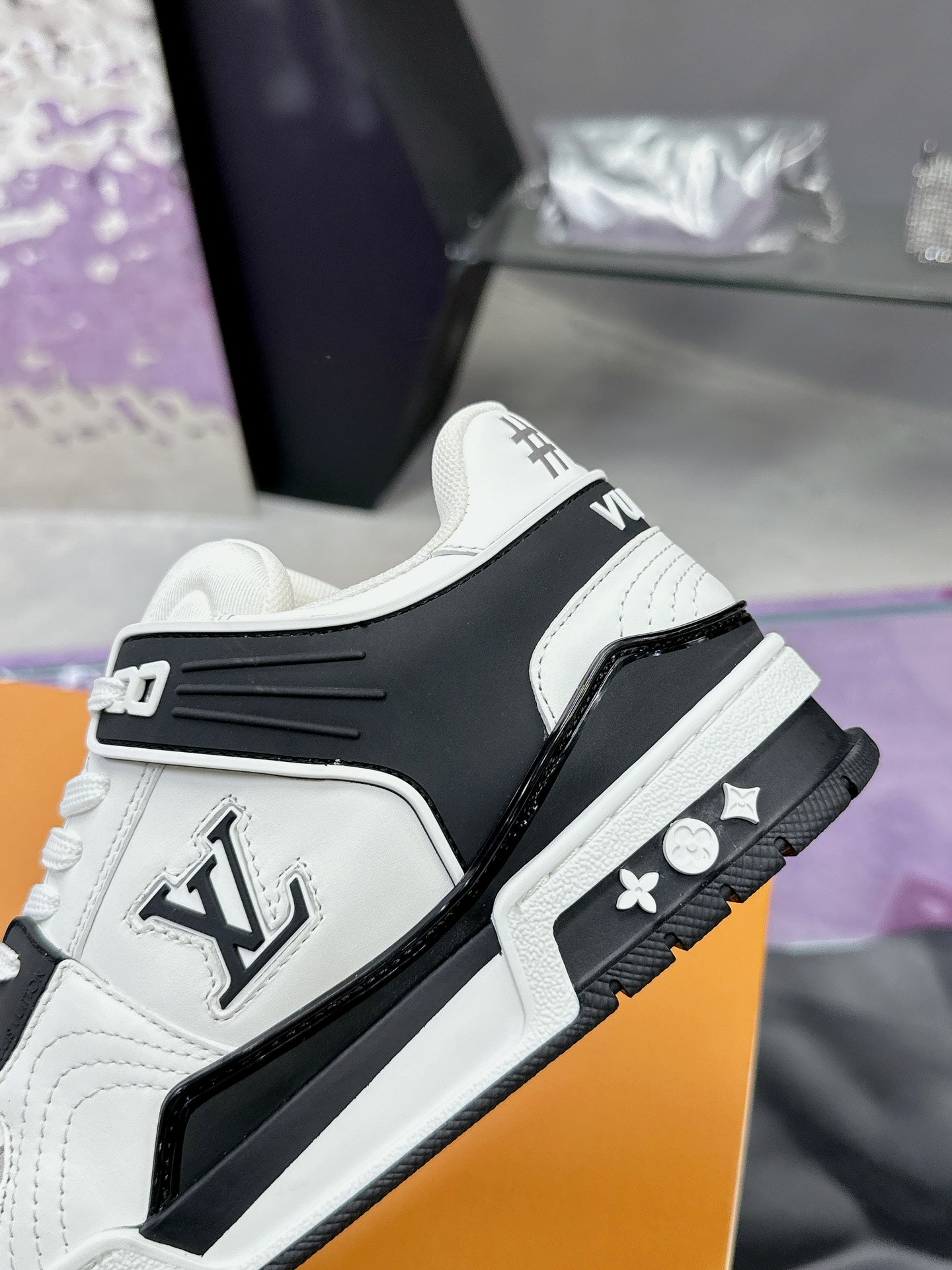 Louis Vuitton sneakers 168