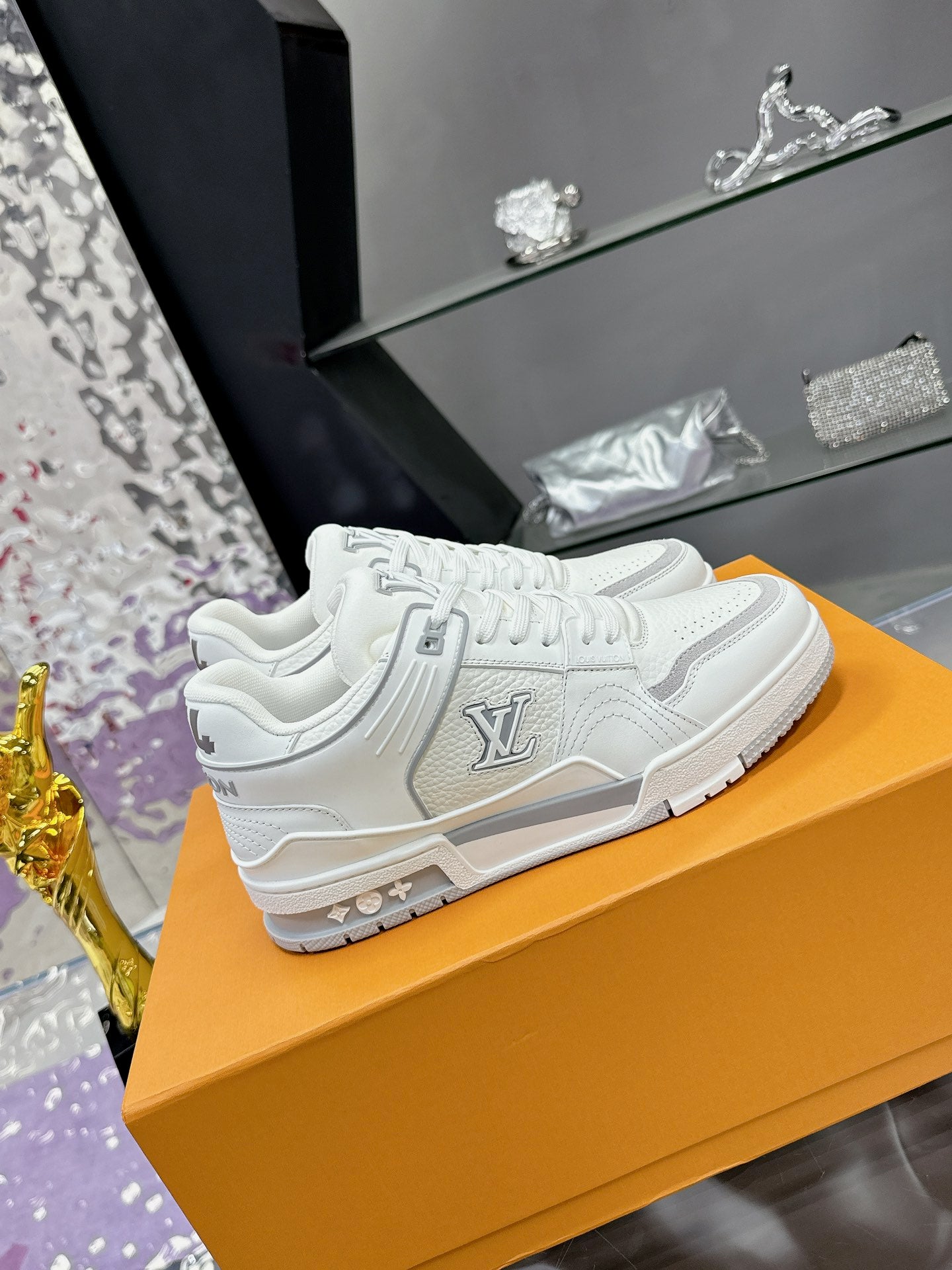 Louis Vuitton sneakers 169