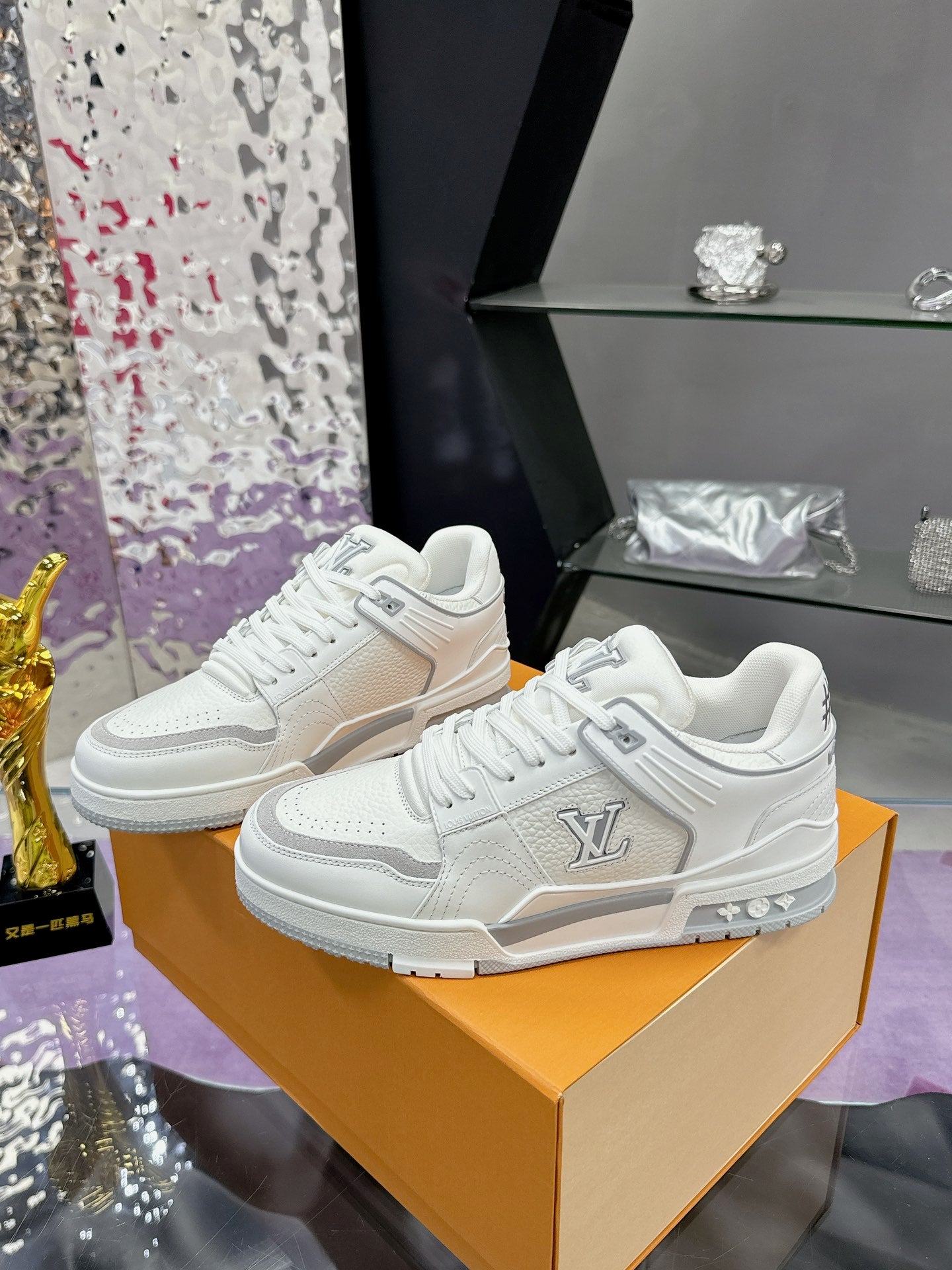 Louis Vuitton sneakers 169