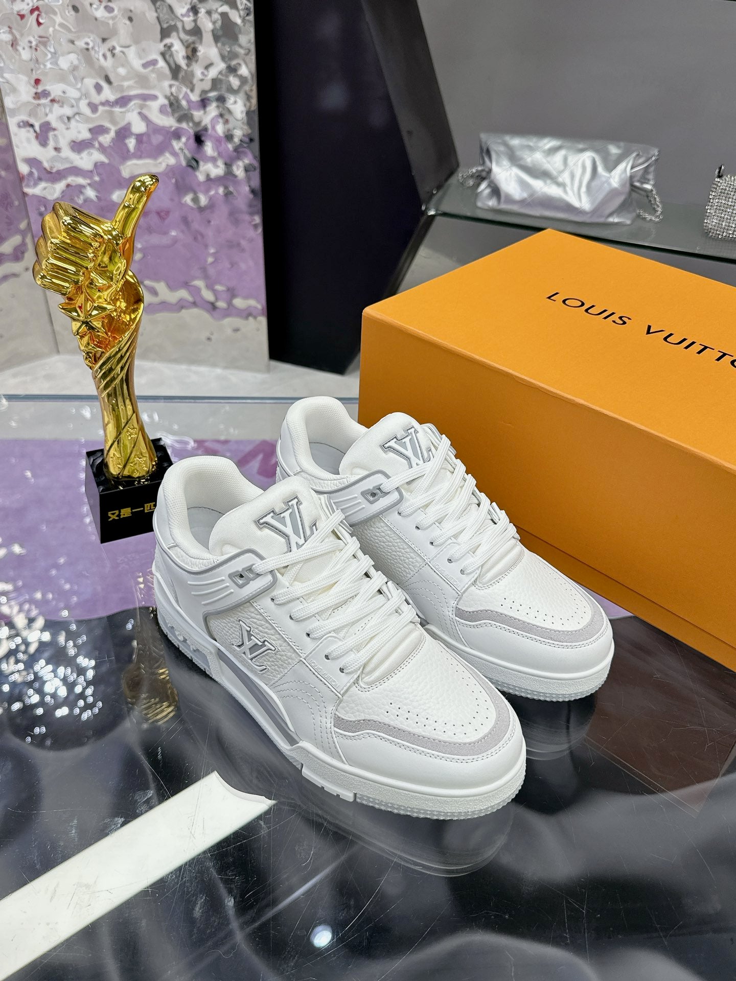 Louis Vuitton sneakers 169