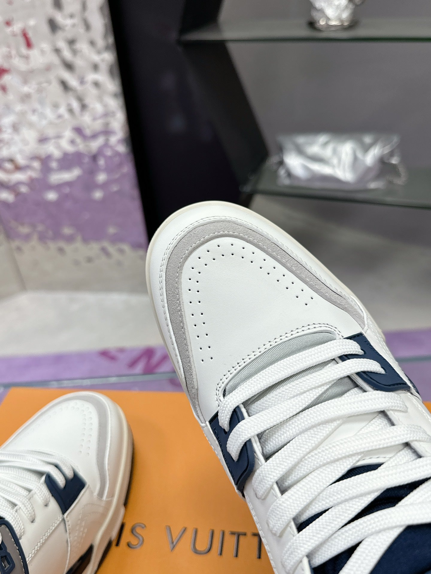 Louis Vuitton sneakers 170