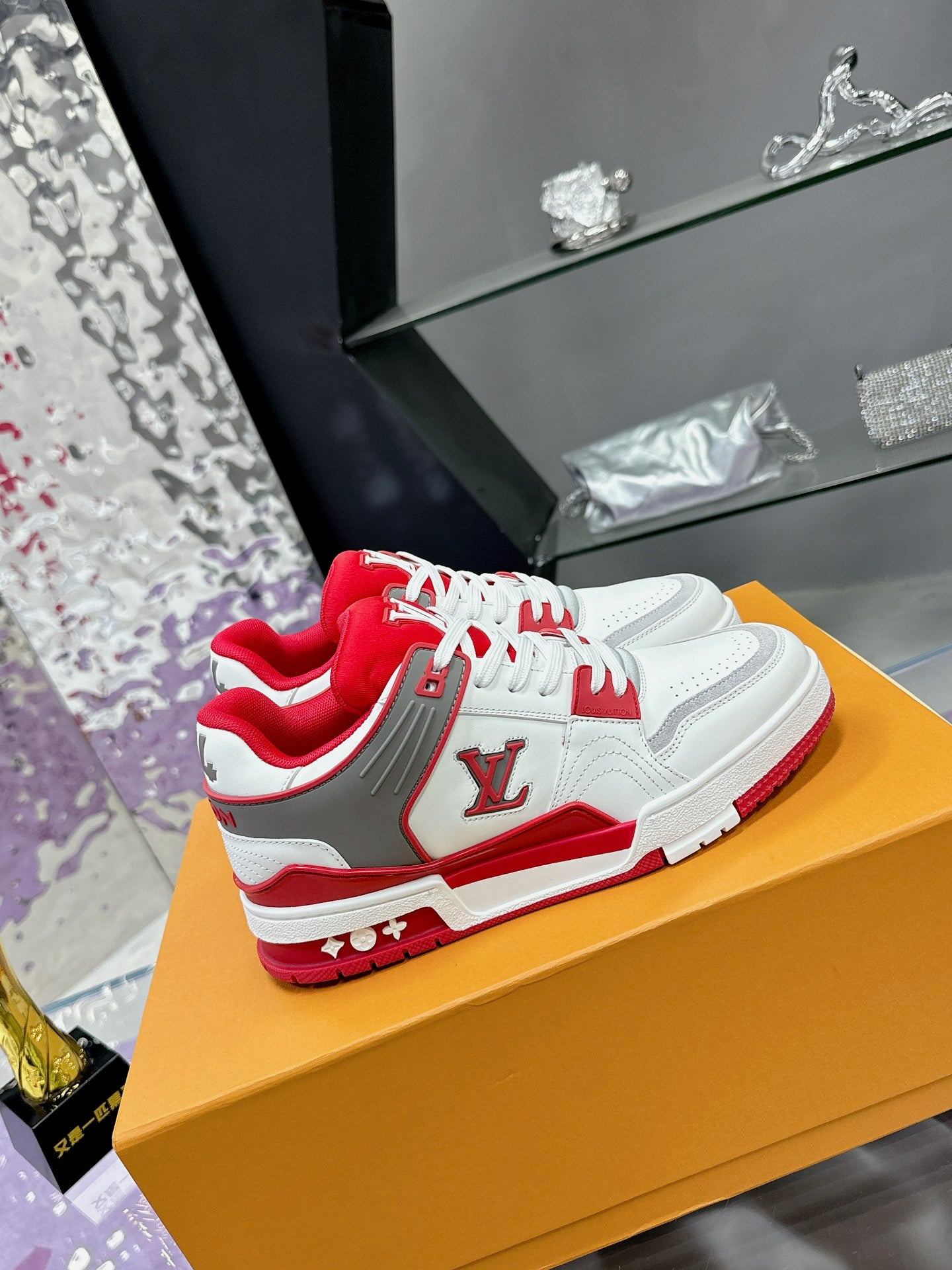 Louis Vuitton sneakers 171