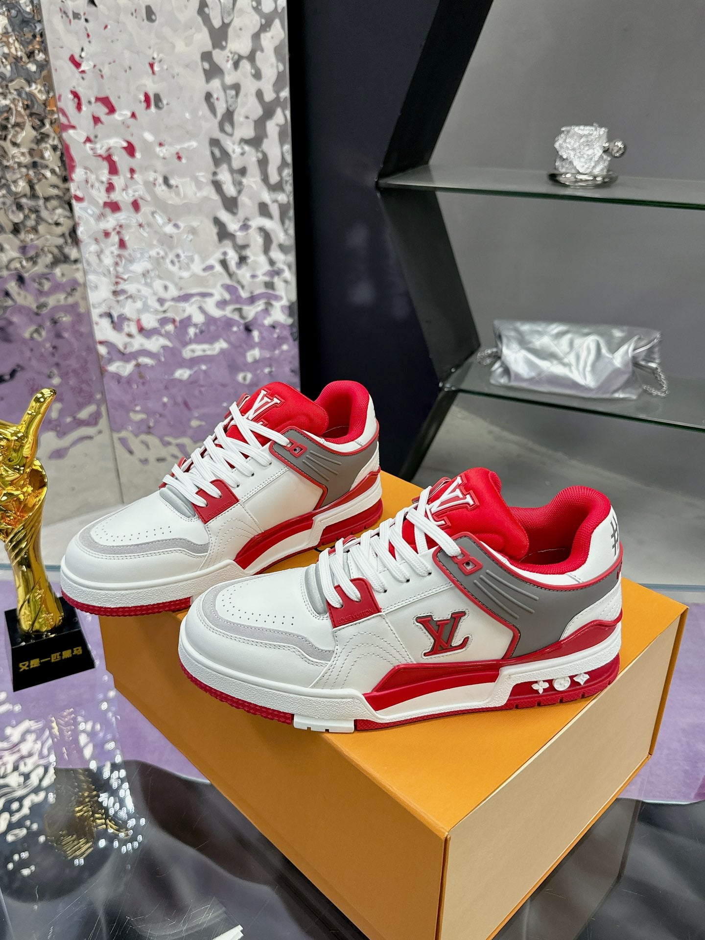 Louis Vuitton sneakers 171