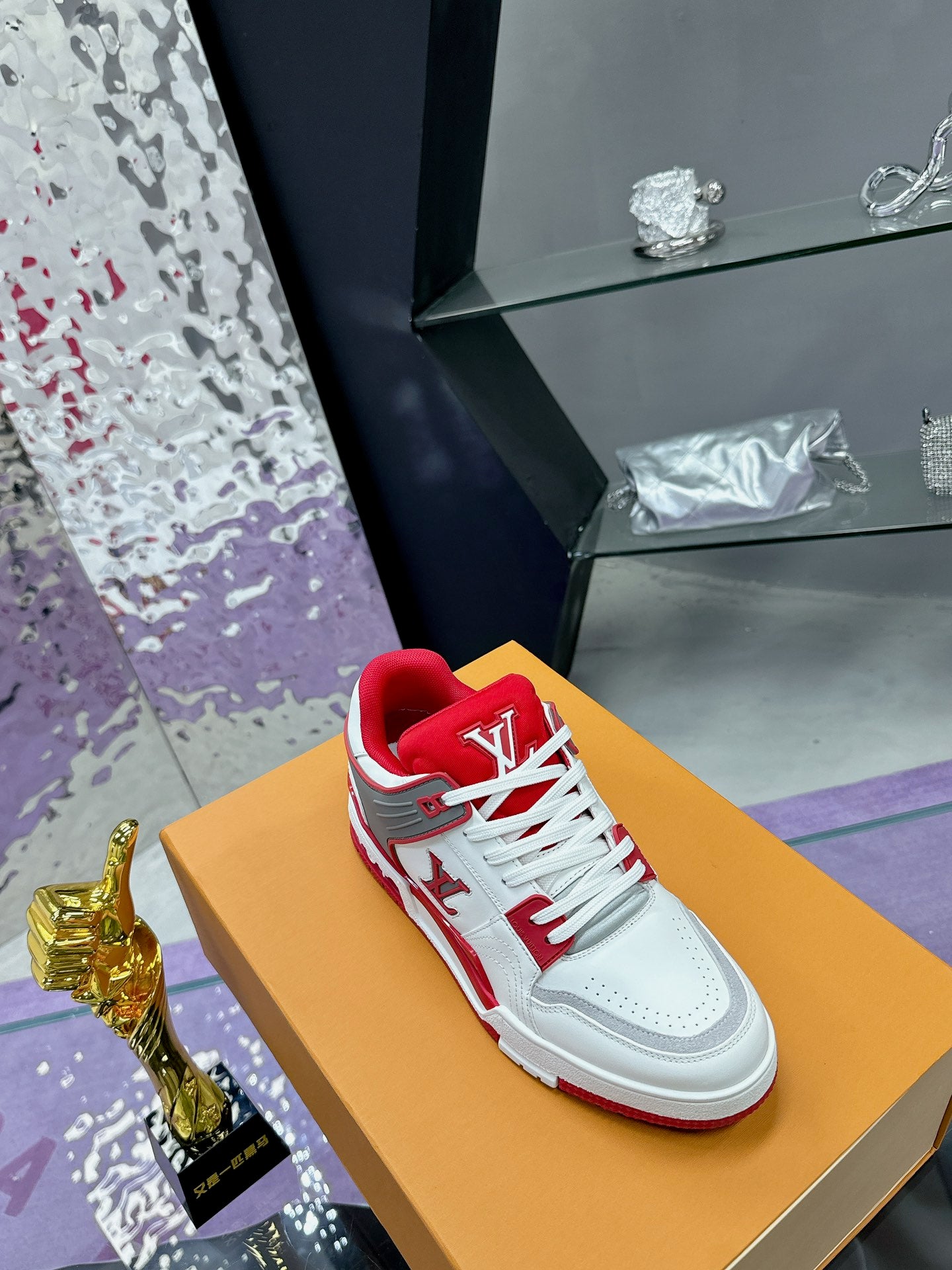 Louis Vuitton sneakers 171