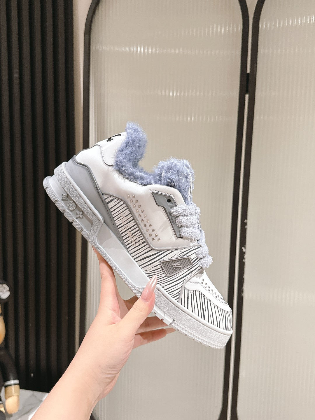Louis Vuitton sneakers 172
