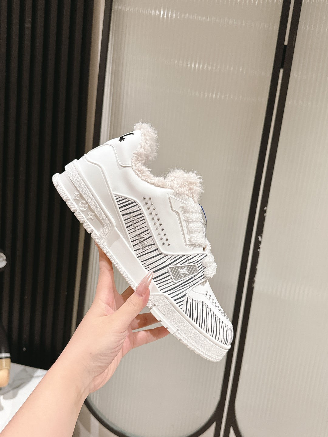 Louis Vuitton sneakers 173