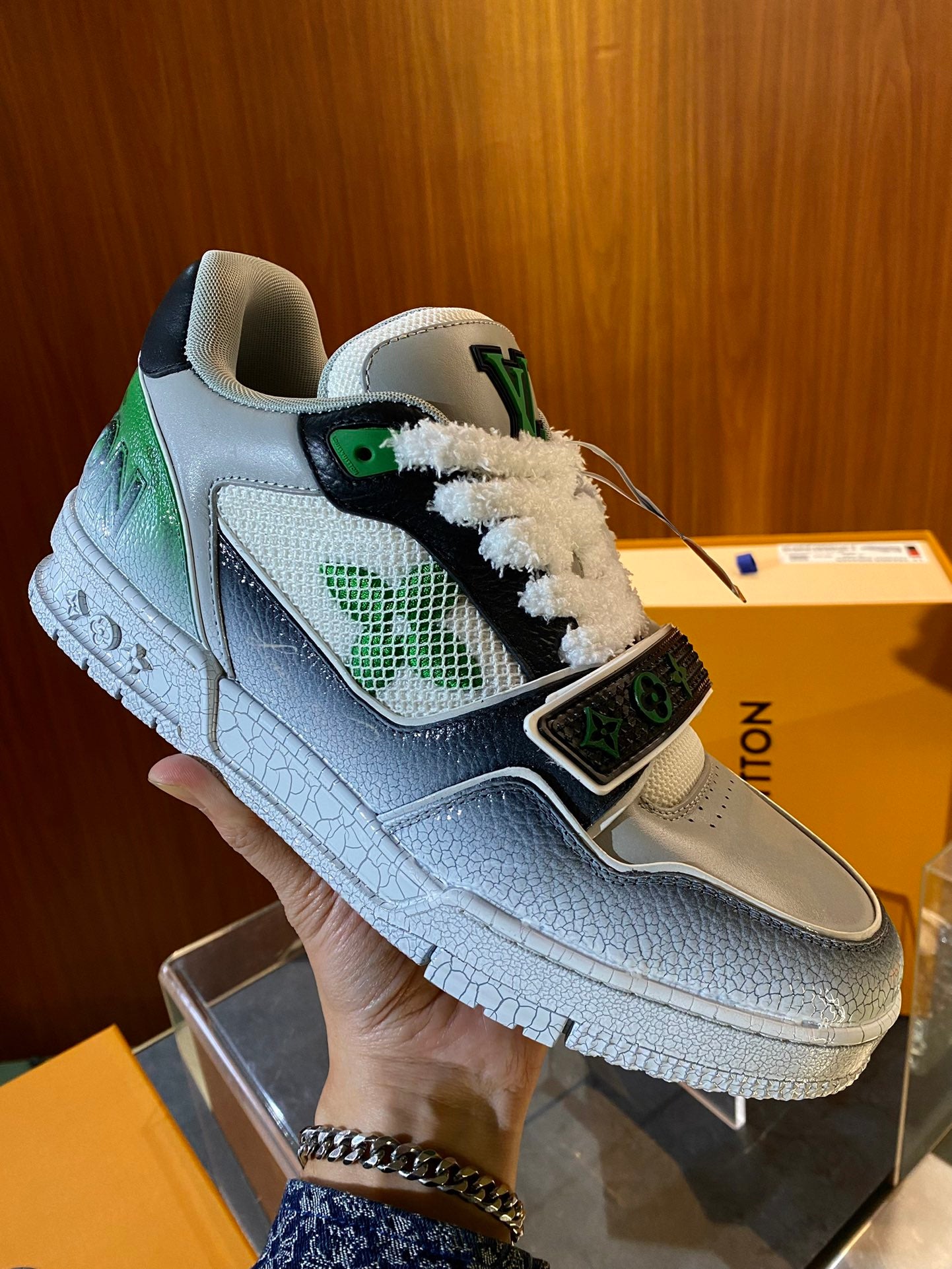 Louis Vuitton sneakers 184
