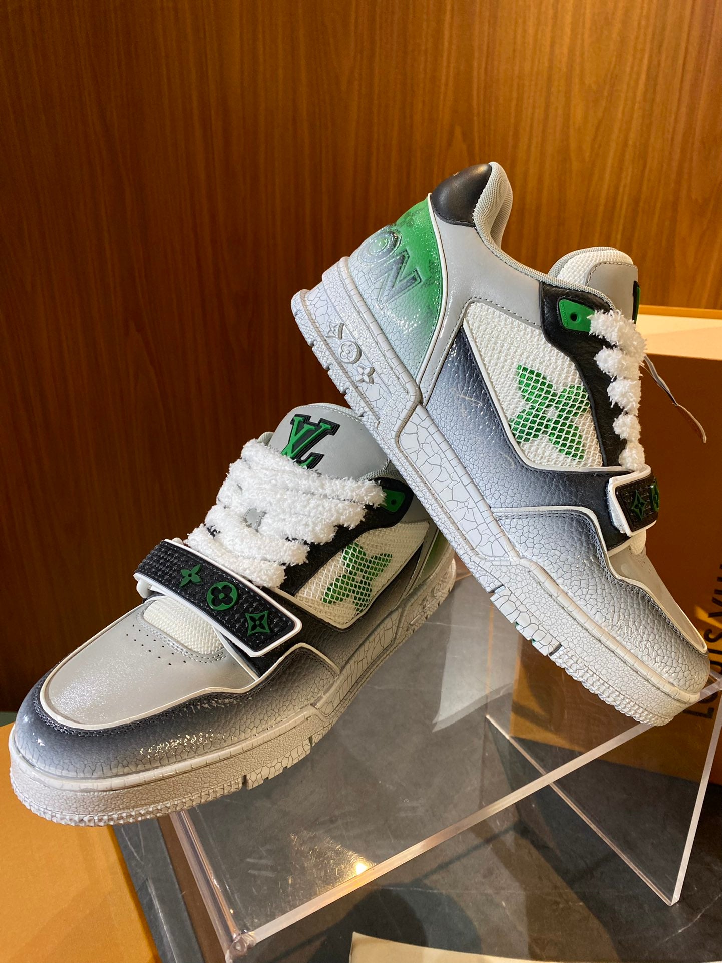 Louis Vuitton sneakers 184