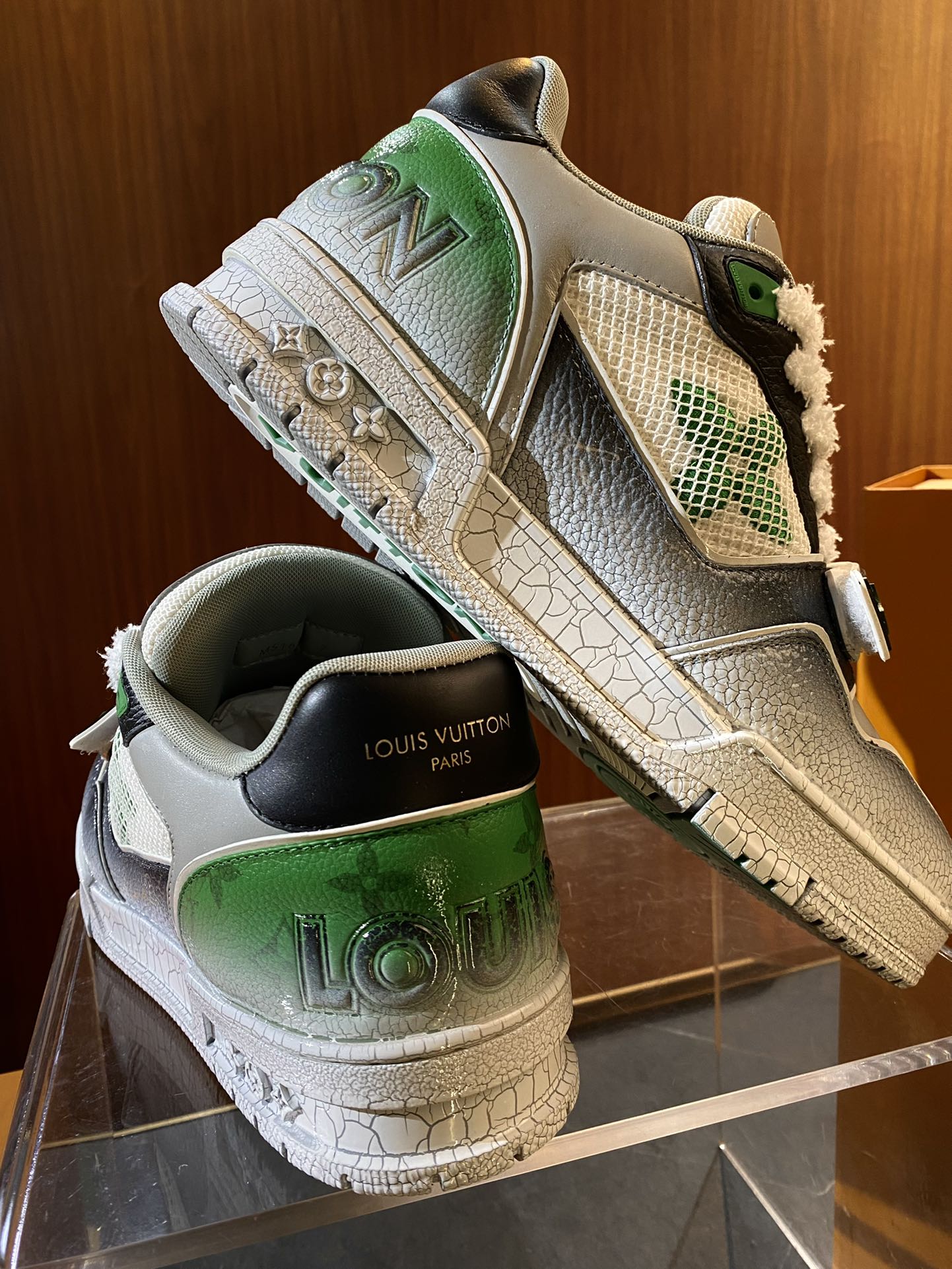 Louis Vuitton sneakers 184