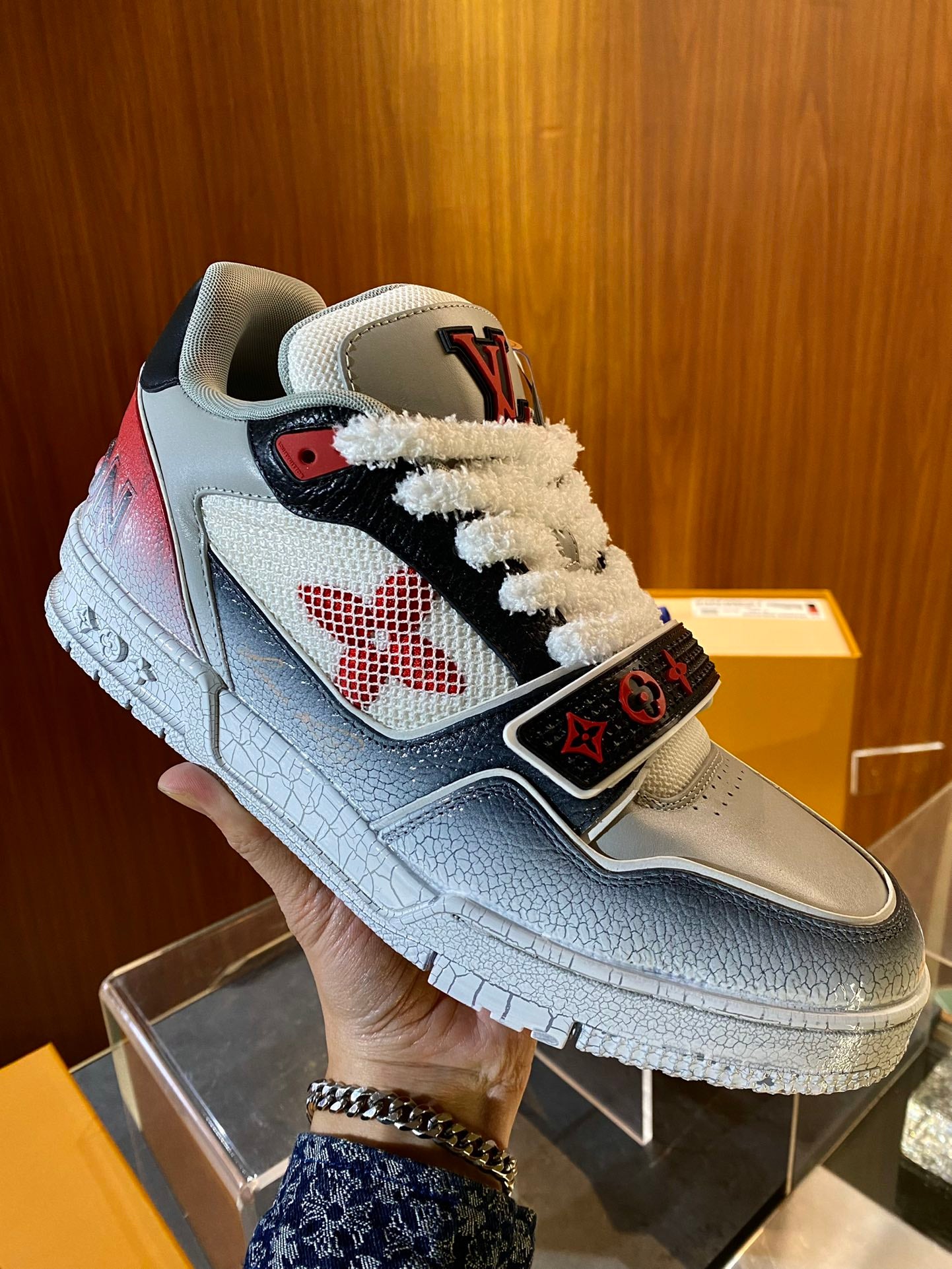 Louis Vuitton sneakers 184