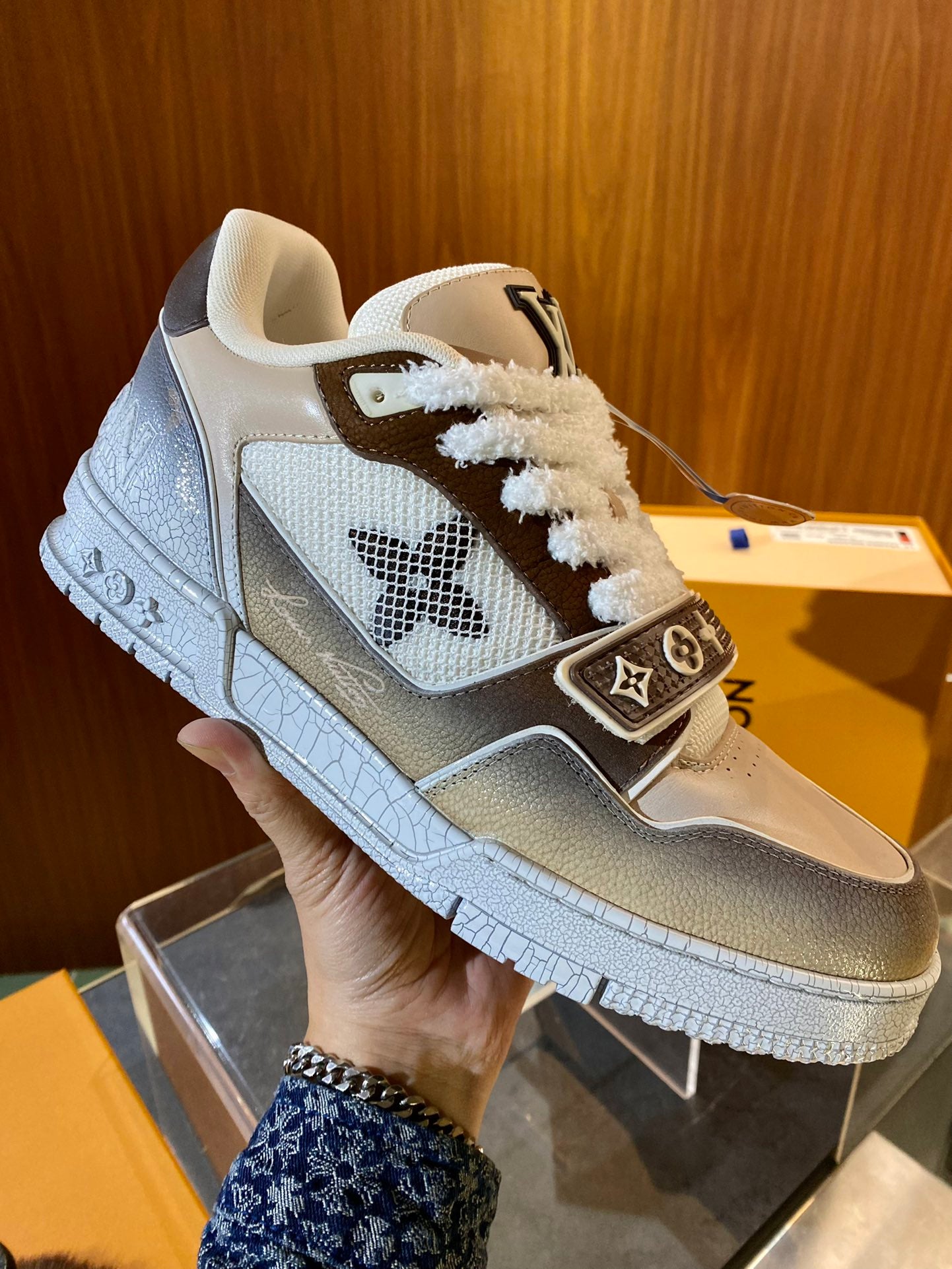 Louis Vuitton sneakers 184