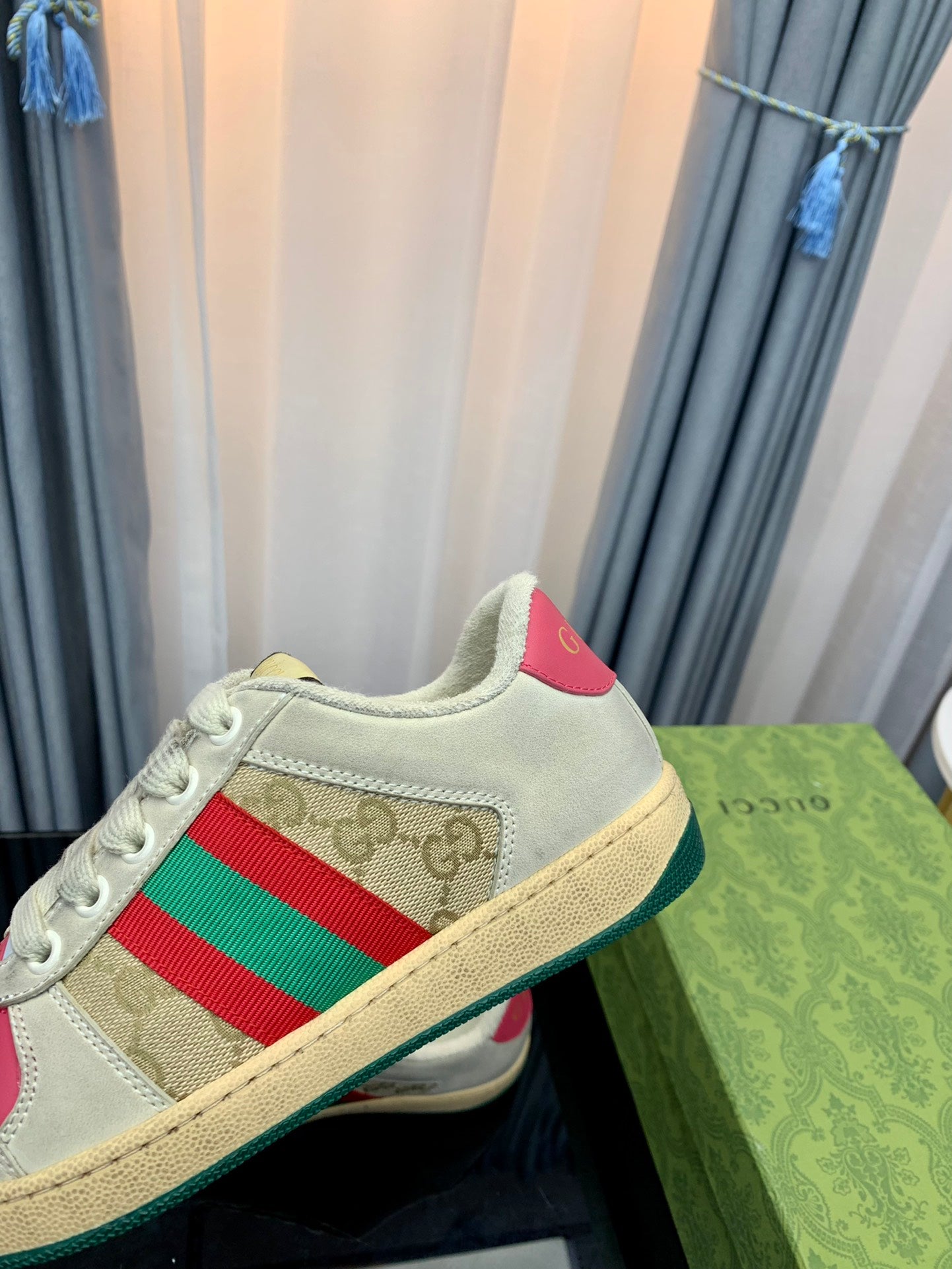 GUCCI sneakers 124