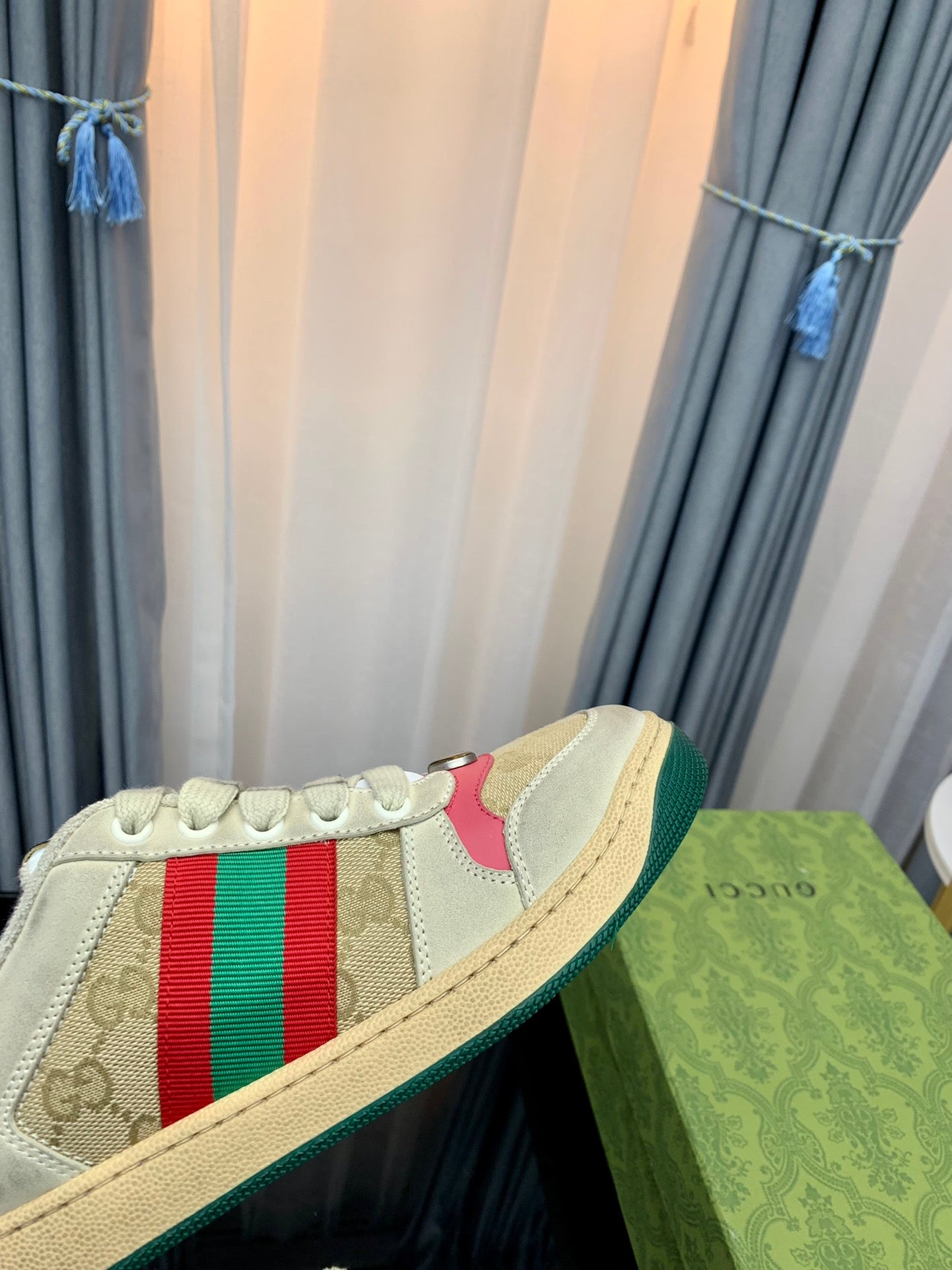 GUCCI sneakers 124