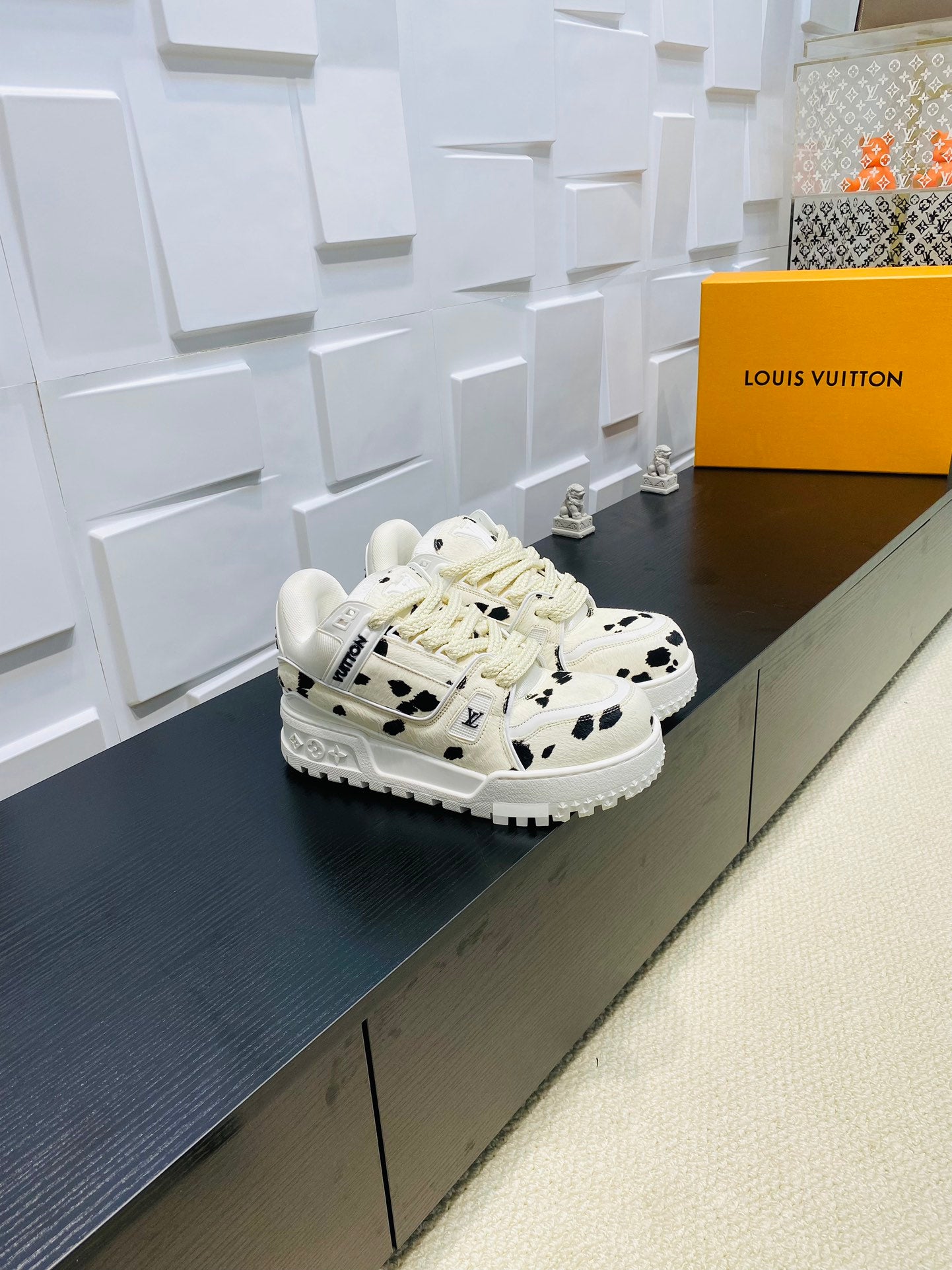 Louis Vuitton sneakers 189