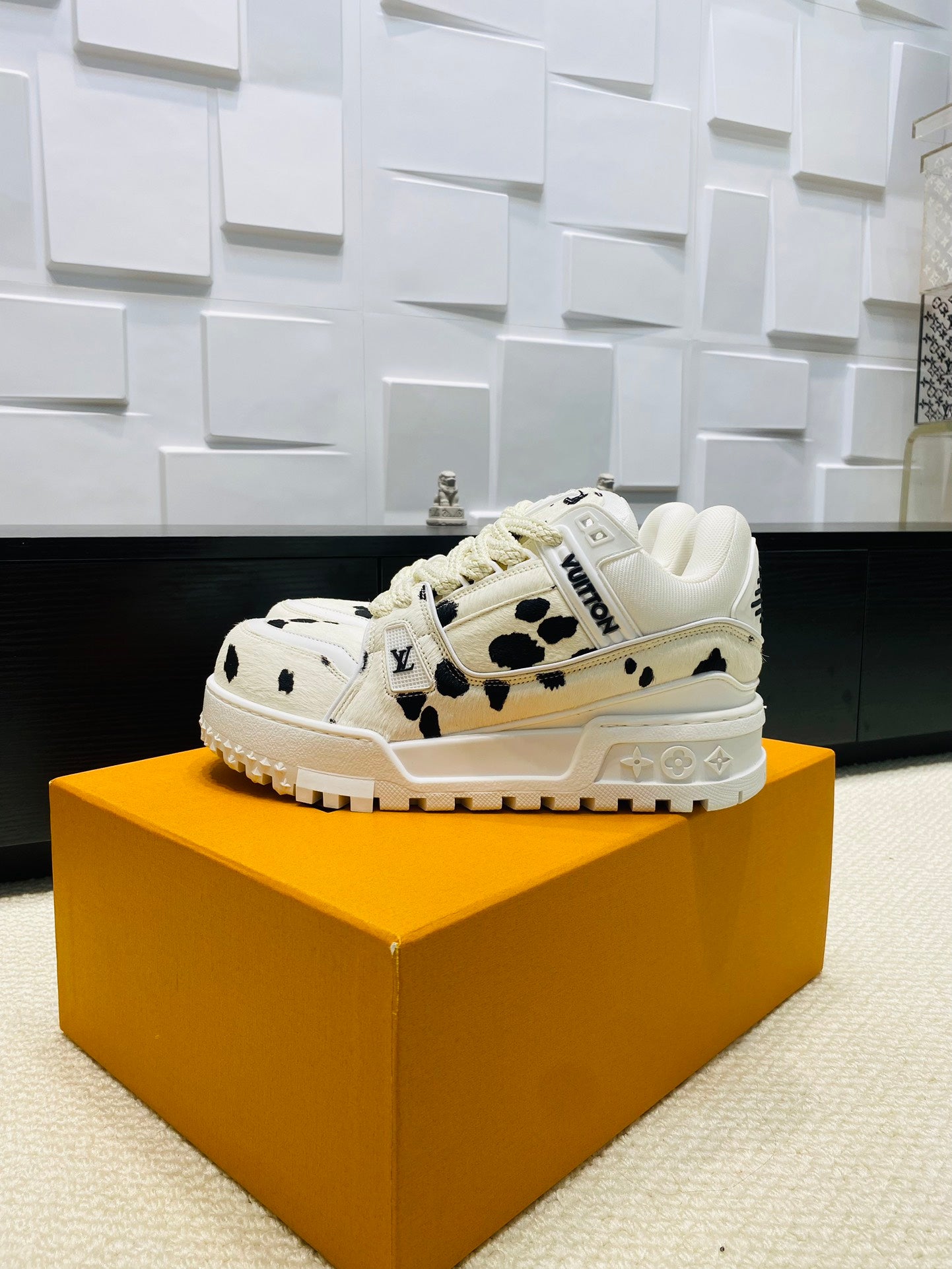 Louis Vuitton sneakers 189
