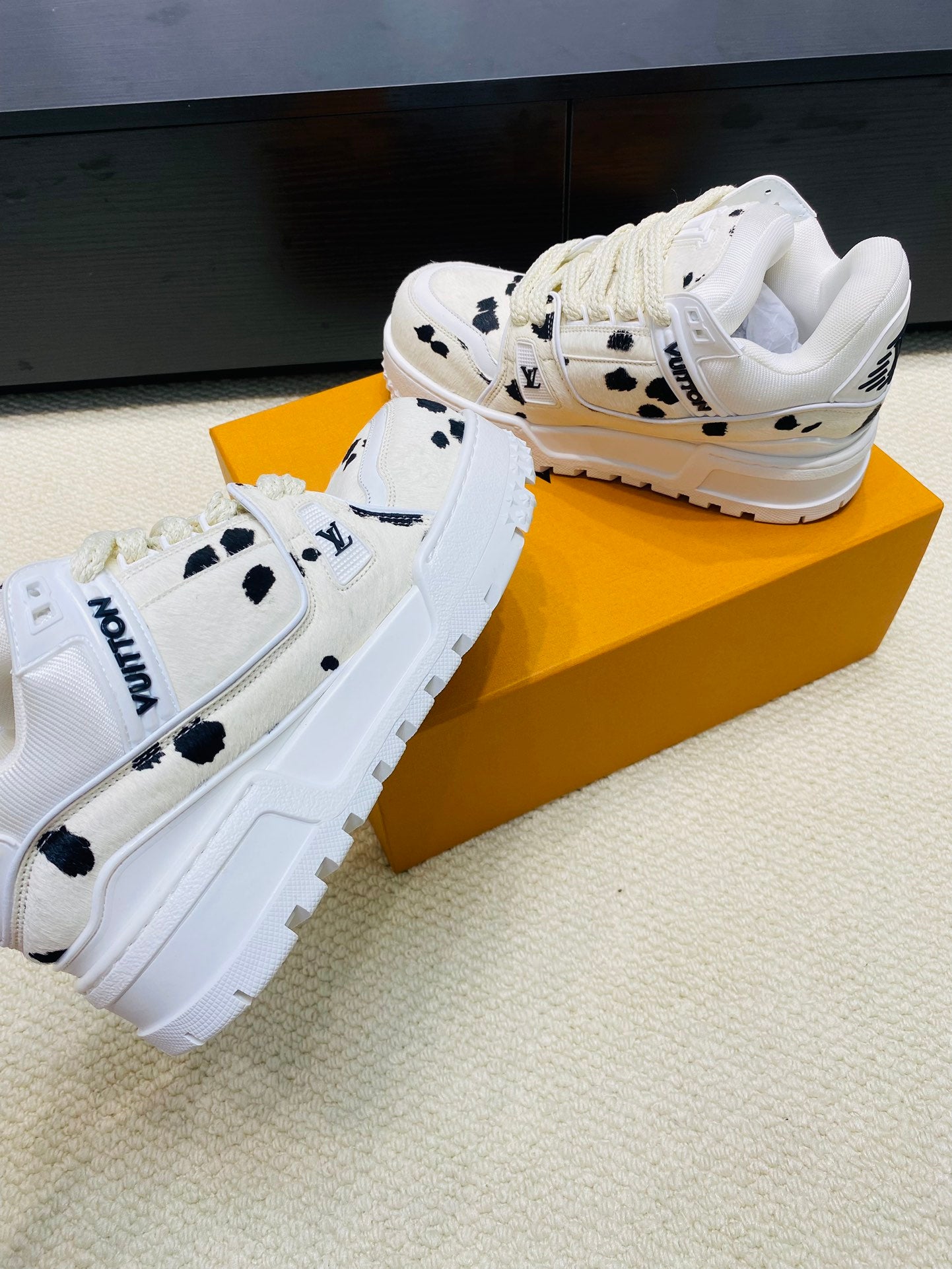 Louis Vuitton sneakers 189