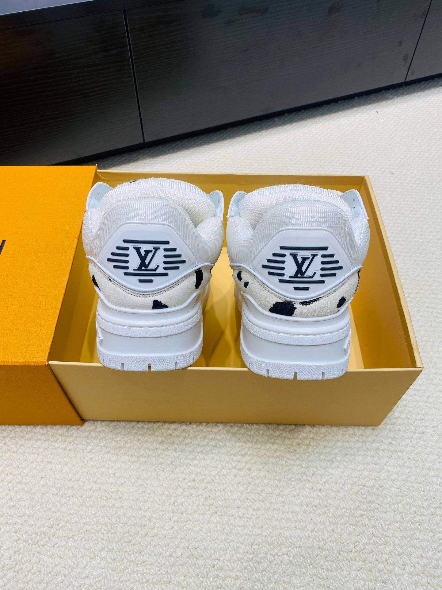 Louis Vuitton sneakers 189