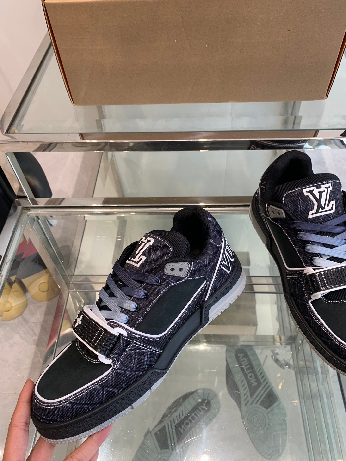 Louis Vuitton sneakers 190