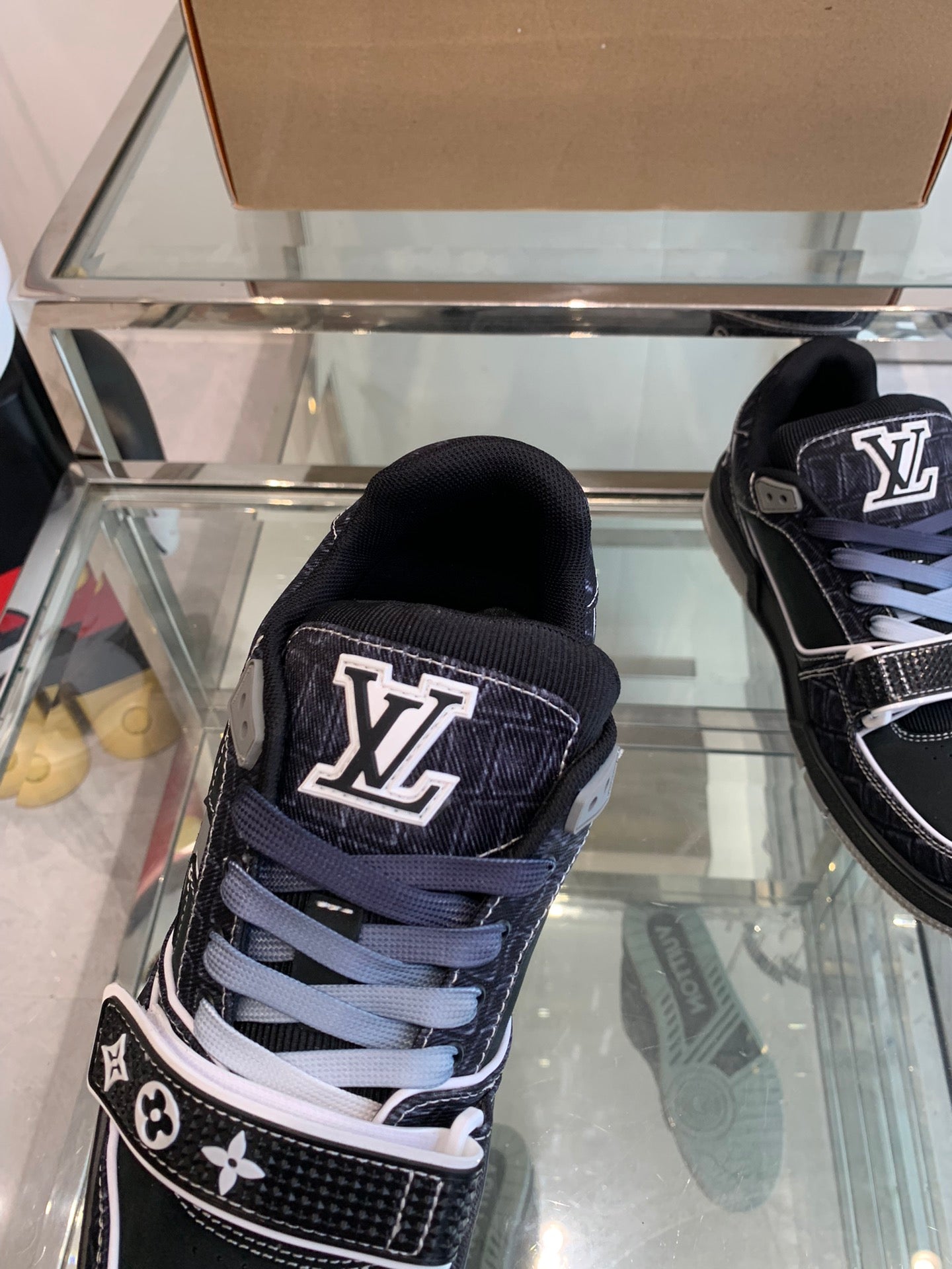 Louis Vuitton sneakers 190