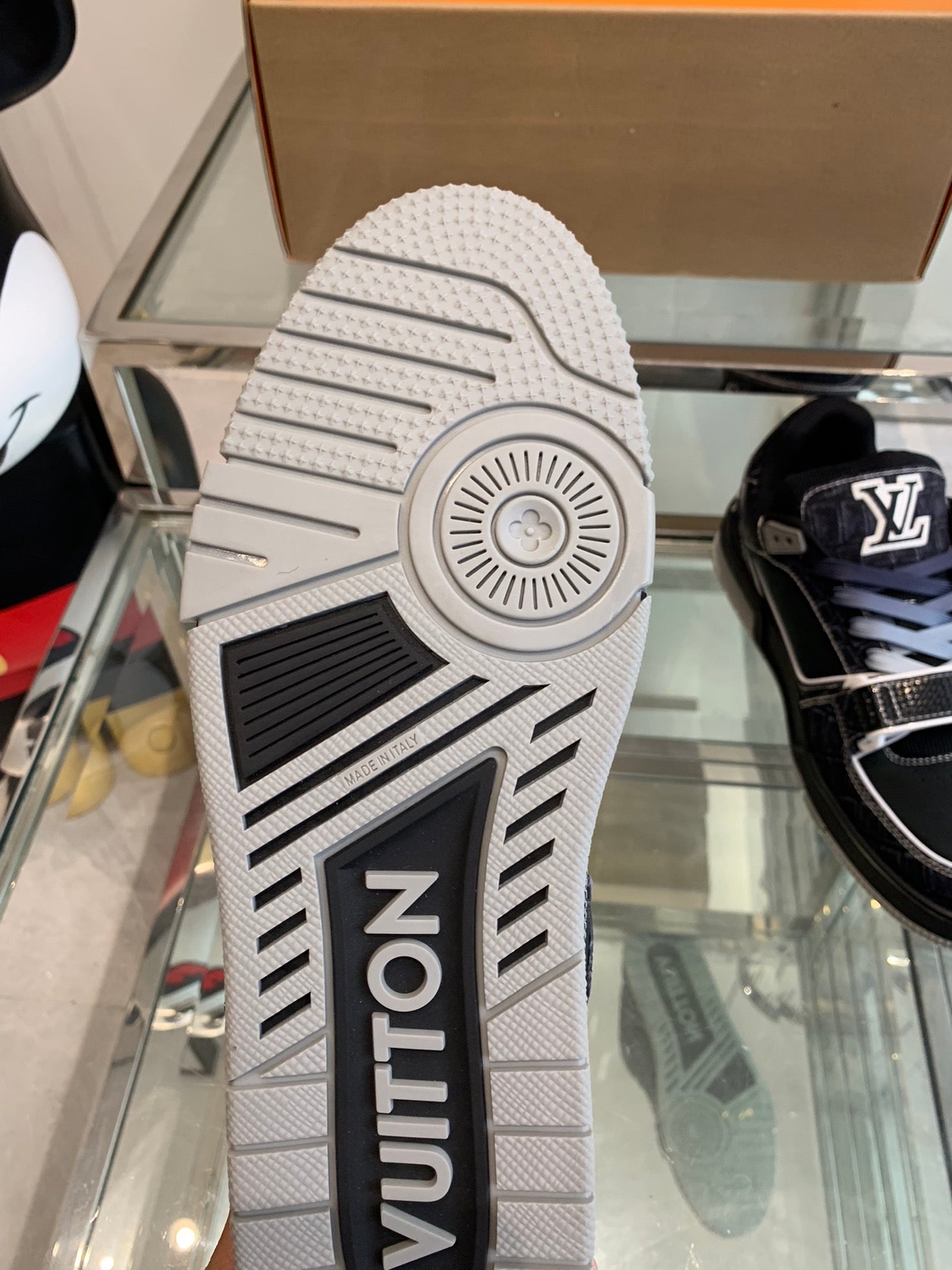 Louis Vuitton sneakers 190