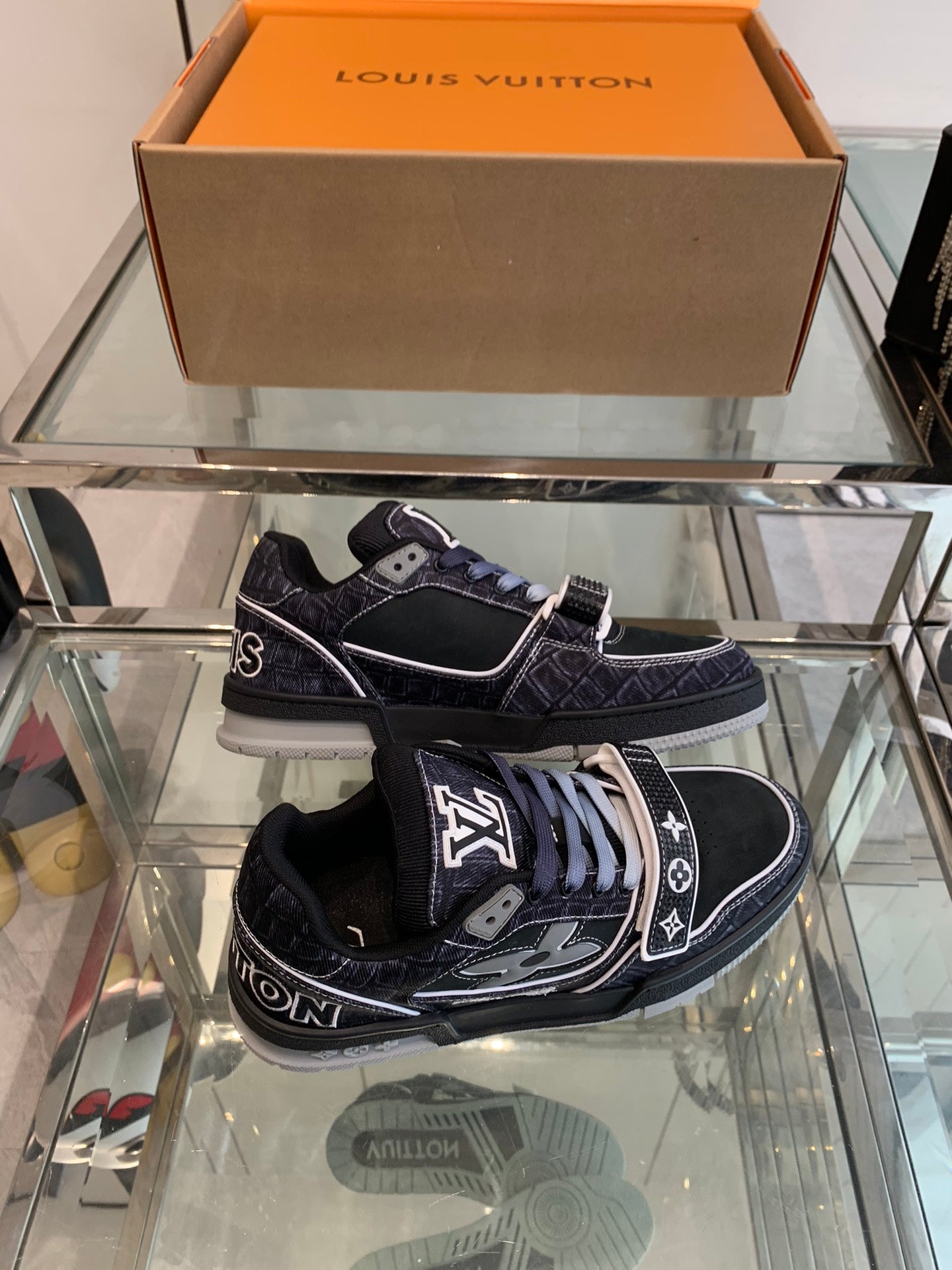 Louis Vuitton sneakers 190