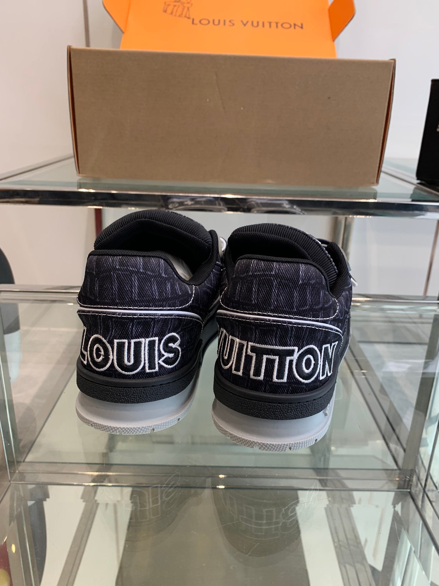 Louis Vuitton sneakers 190