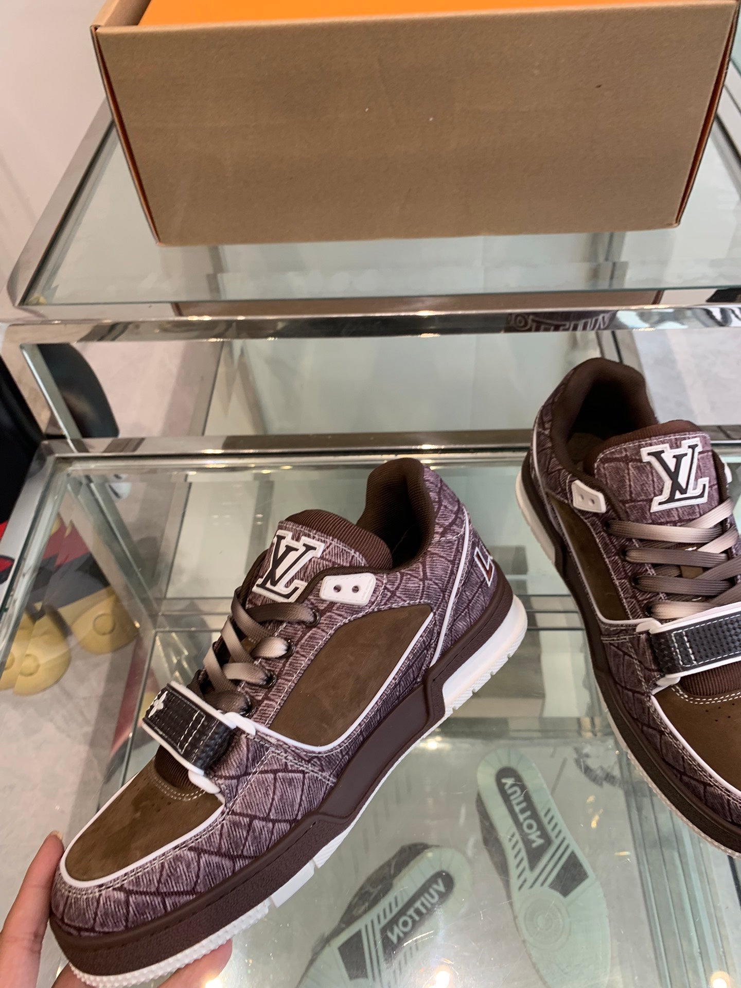 Louis Vuitton sneakers 192