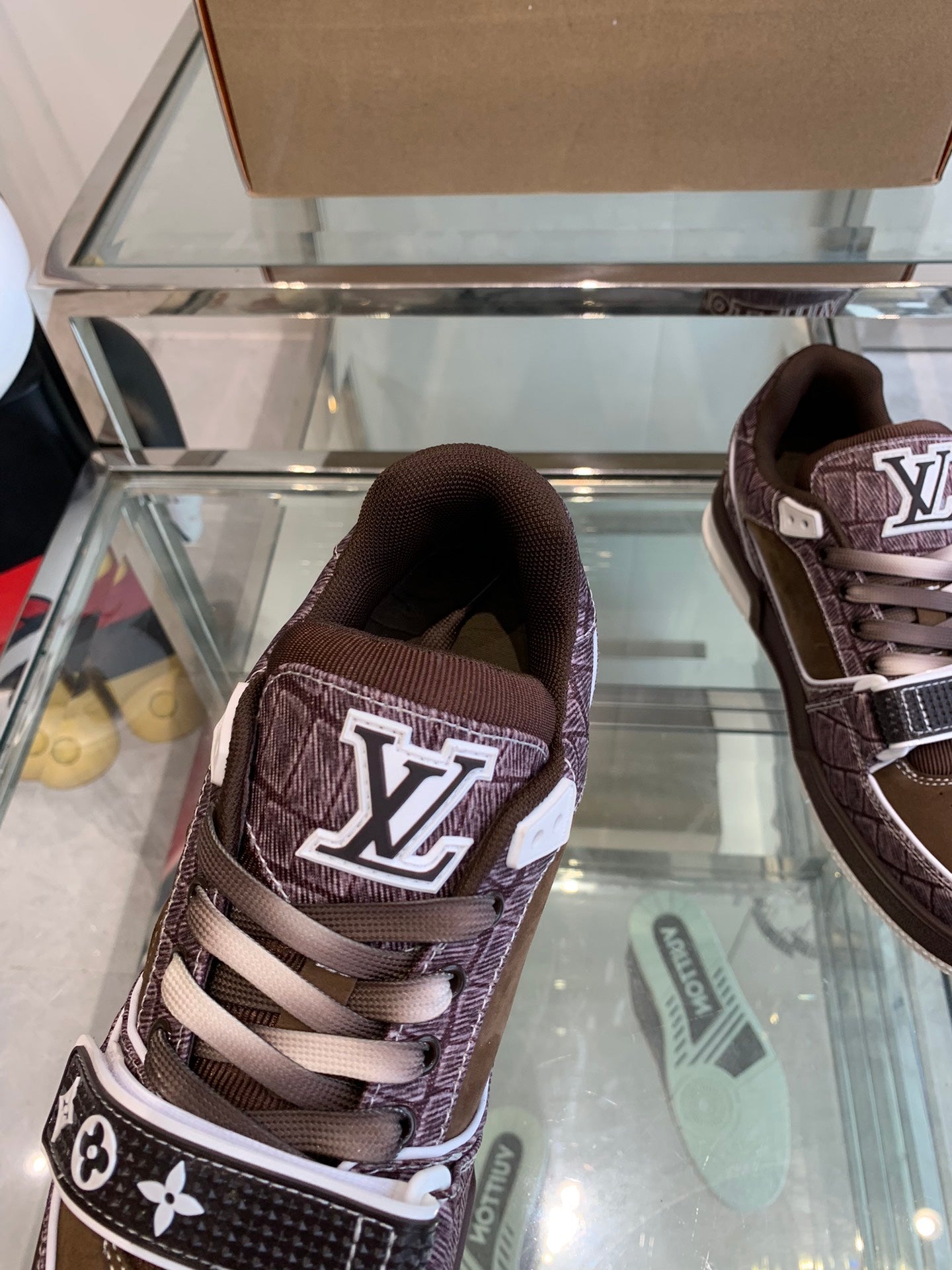 Louis Vuitton sneakers 192