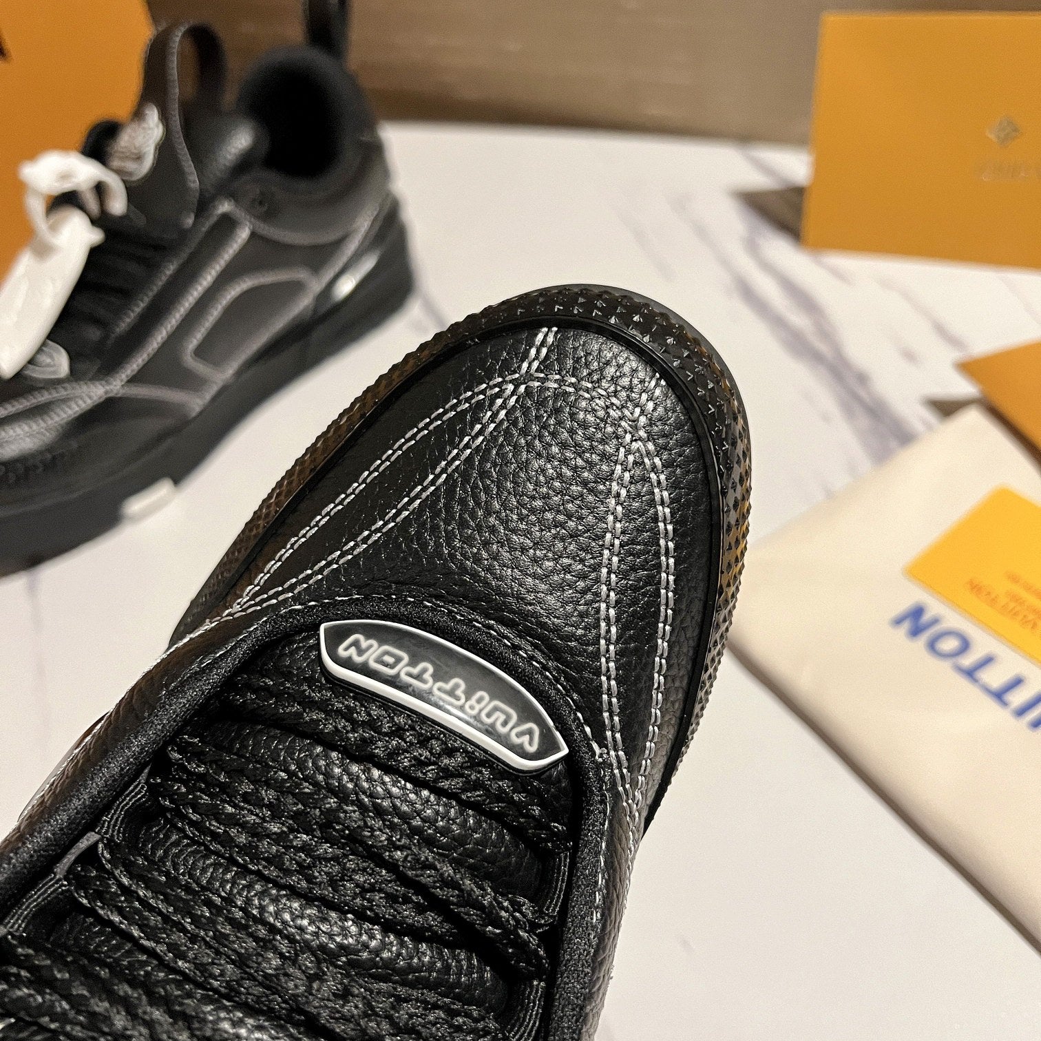 Louis Vuitton sneakers 195