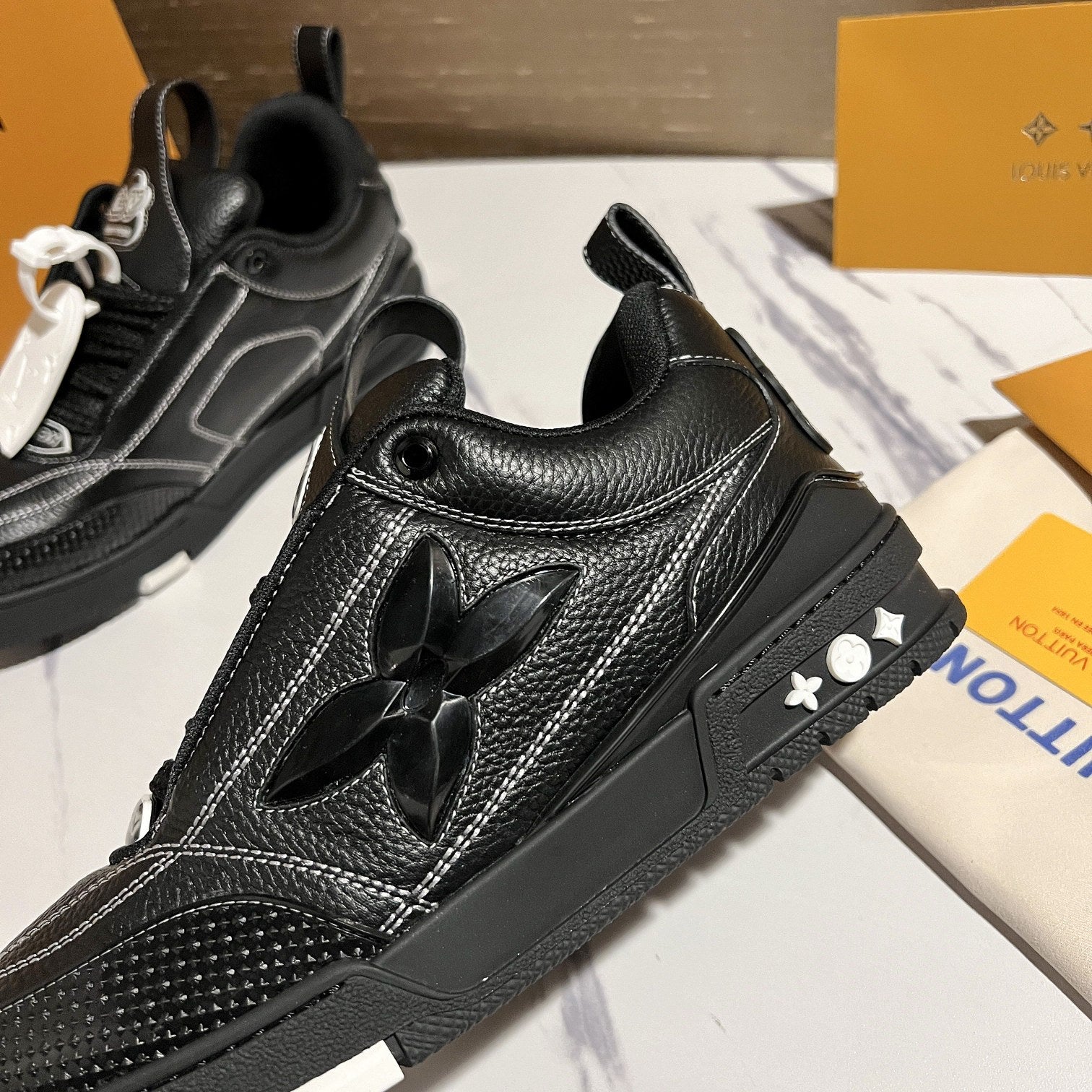 Louis Vuitton sneakers 195