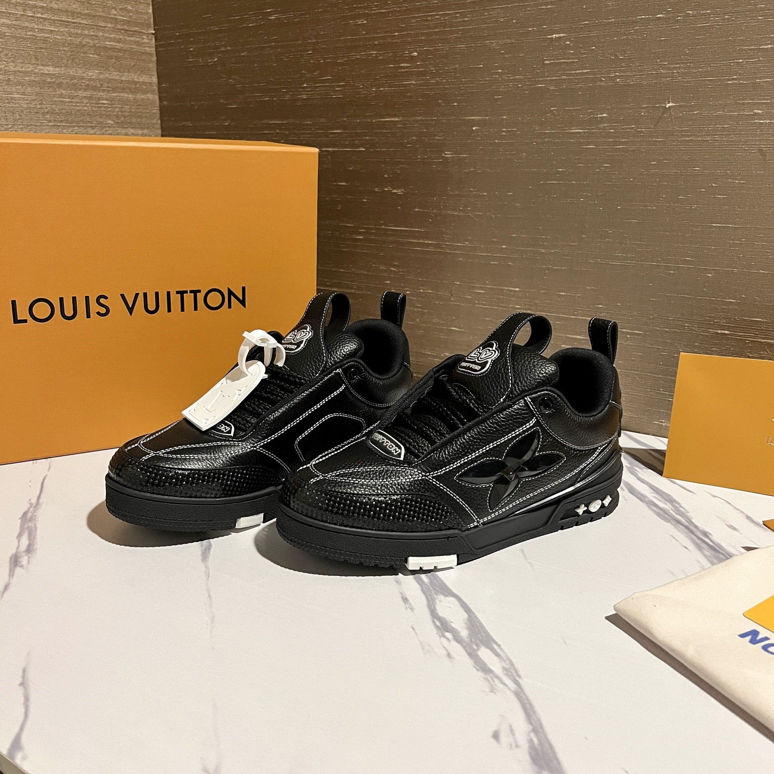 Louis Vuitton sneakers 195