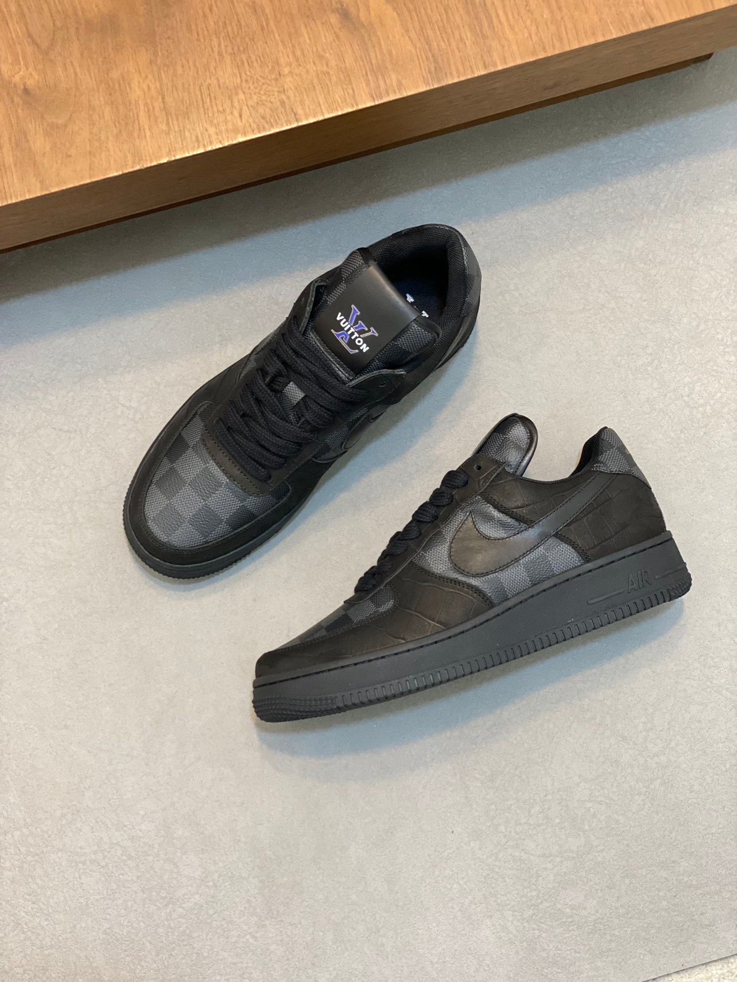 Louis Vuitton sneakers 200