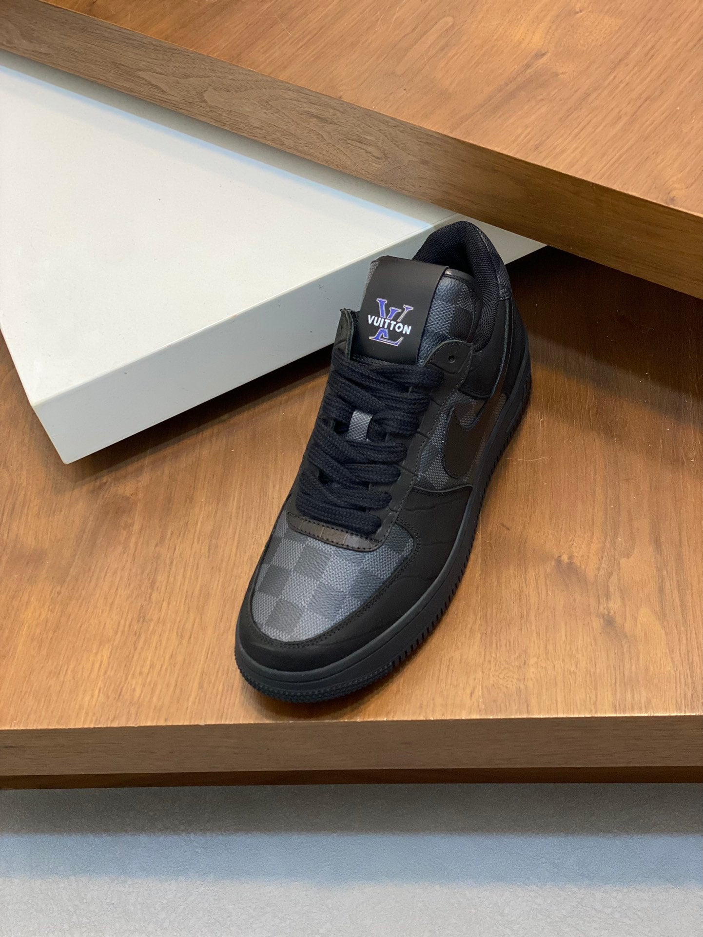 Louis Vuitton sneakers 200