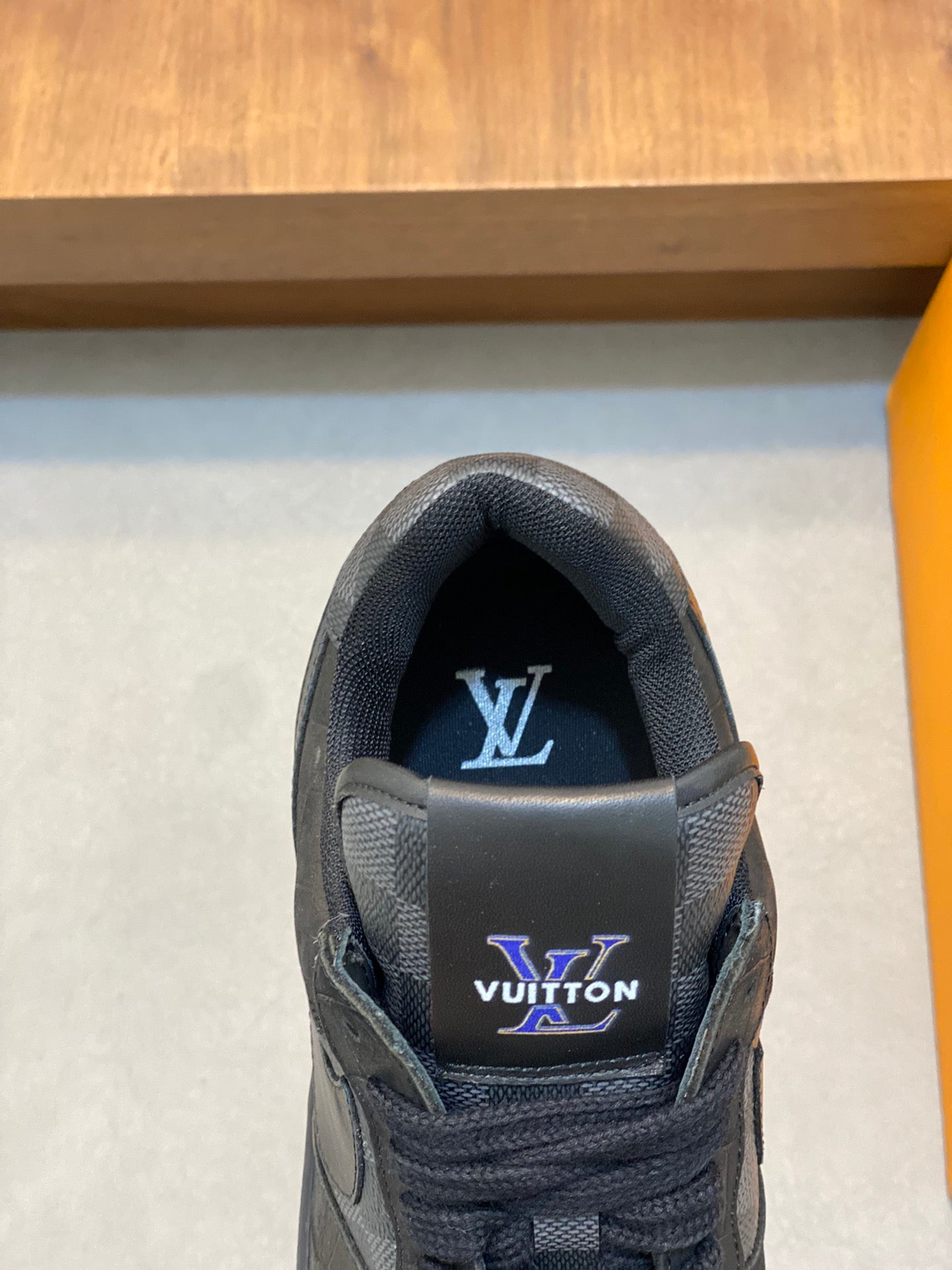 Louis Vuitton sneakers 200