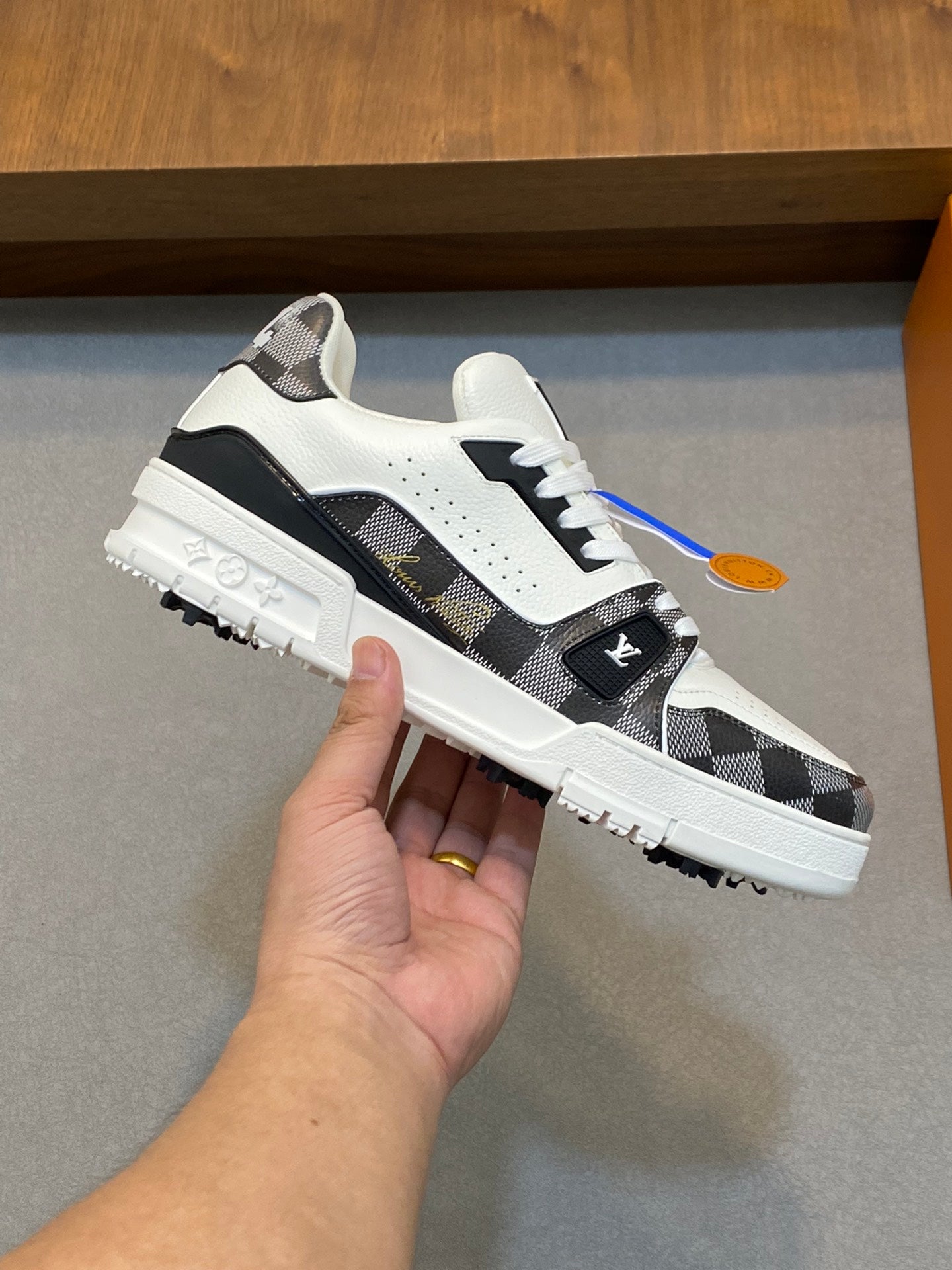Louis Vuitton sneakers 202