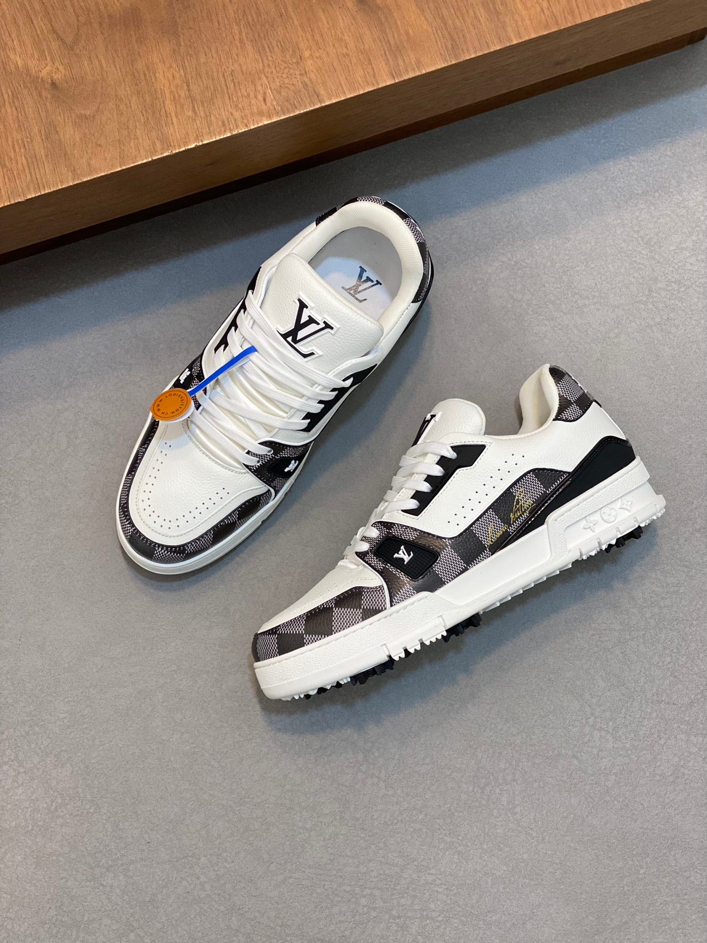 Louis Vuitton sneakers 202